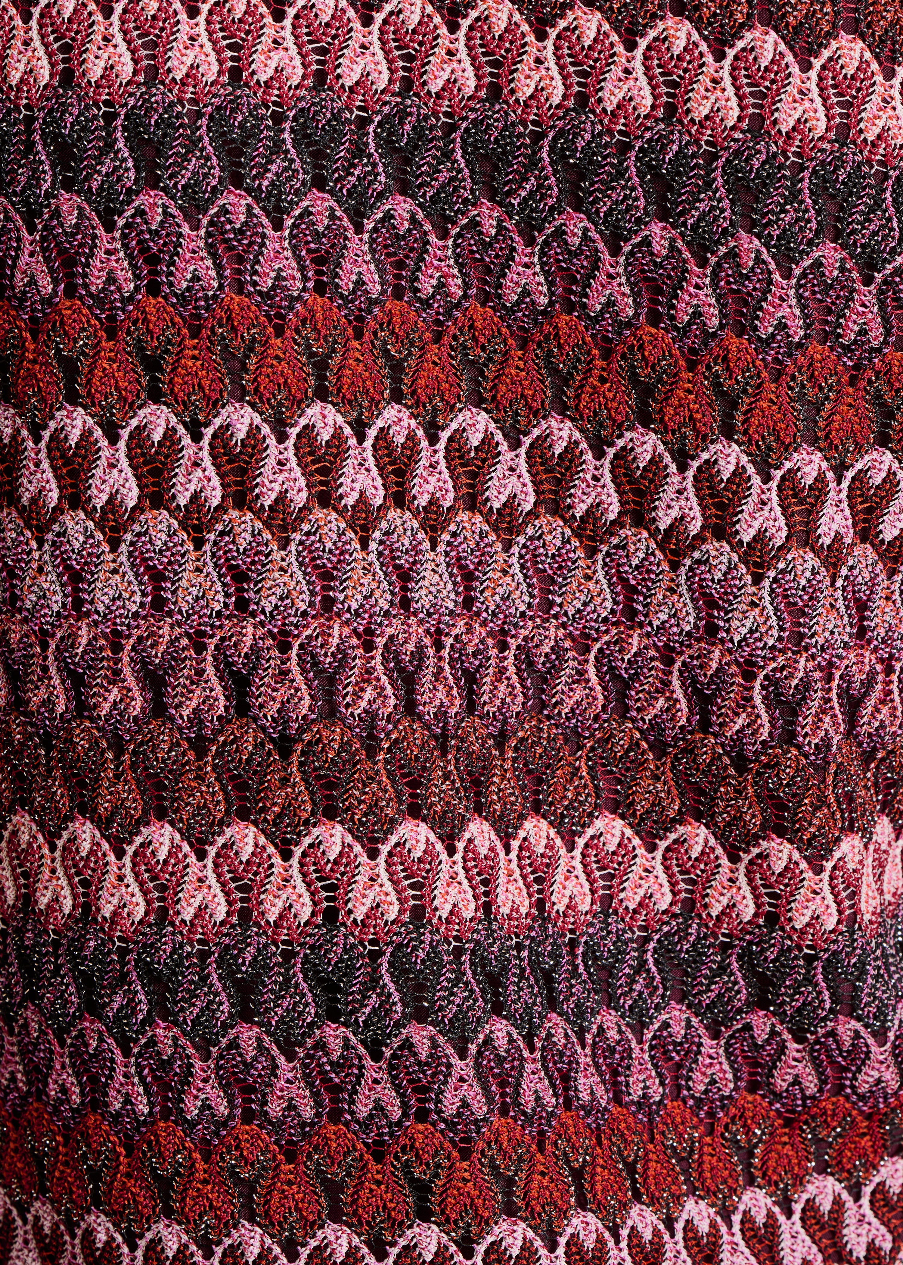 T-shirt rouge en crochet manches longues