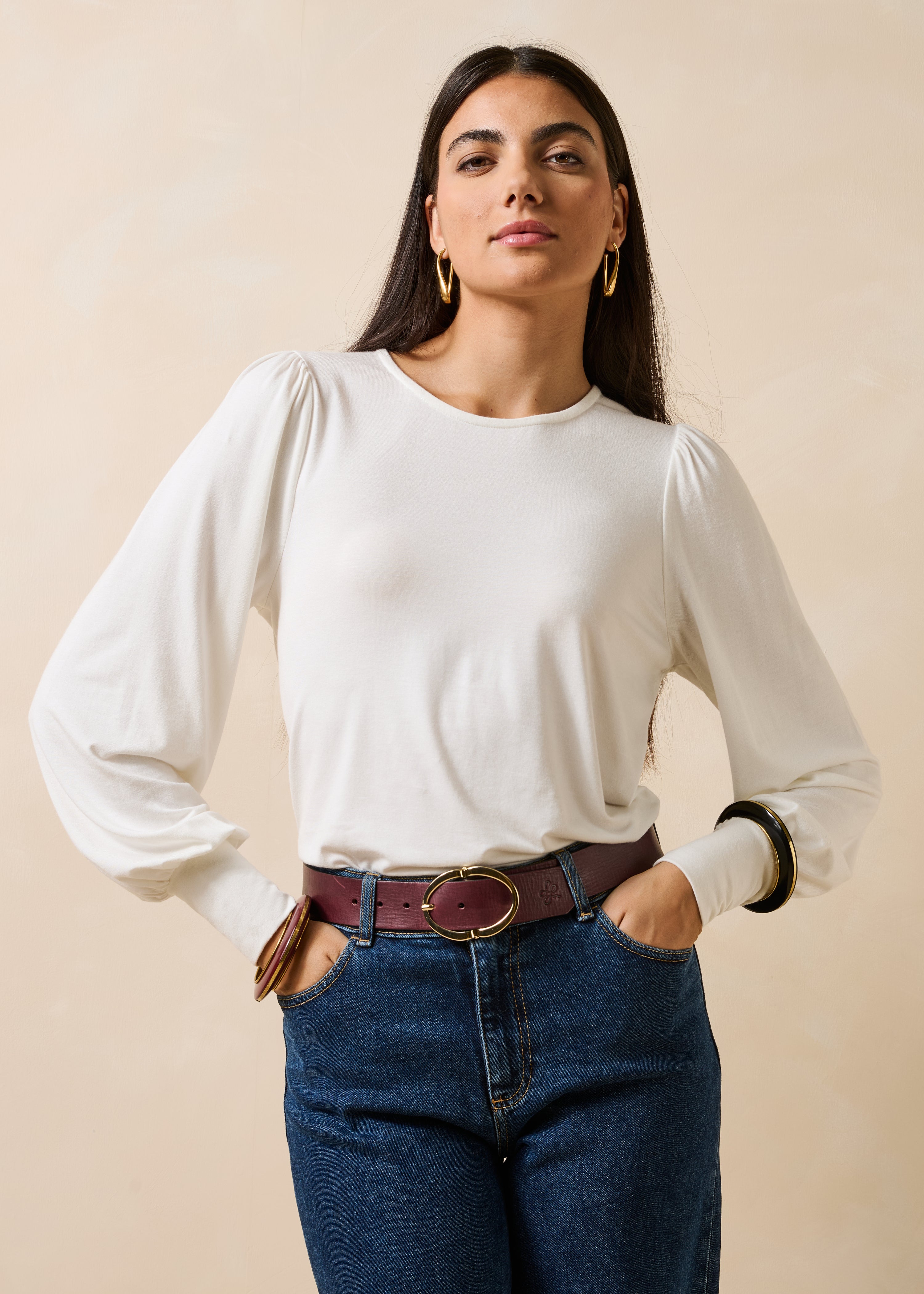 Losjes vallend ecru T-shirt met lange mouwen in modal