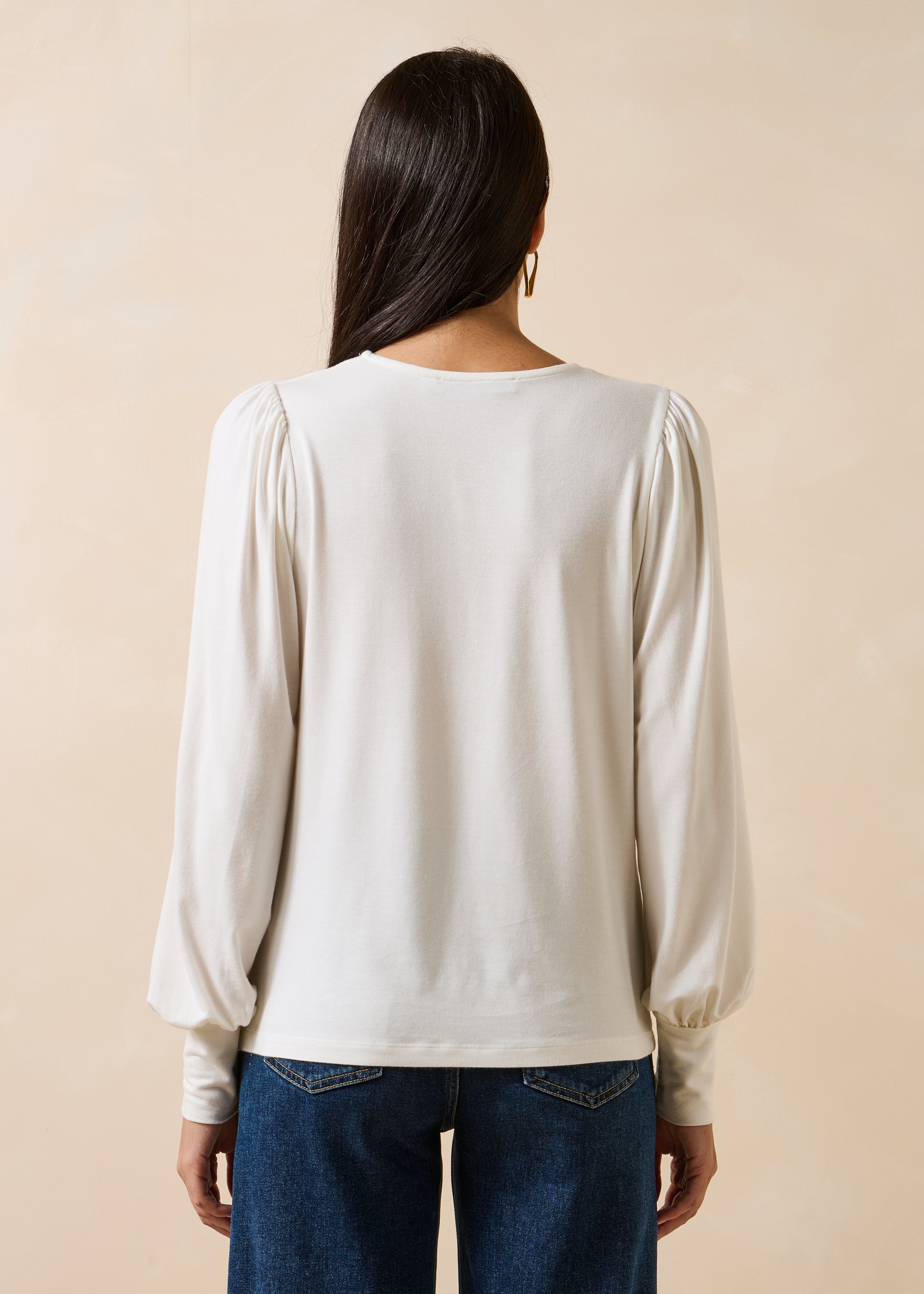 T-shirt ecru a manica lunga e aderente in modal