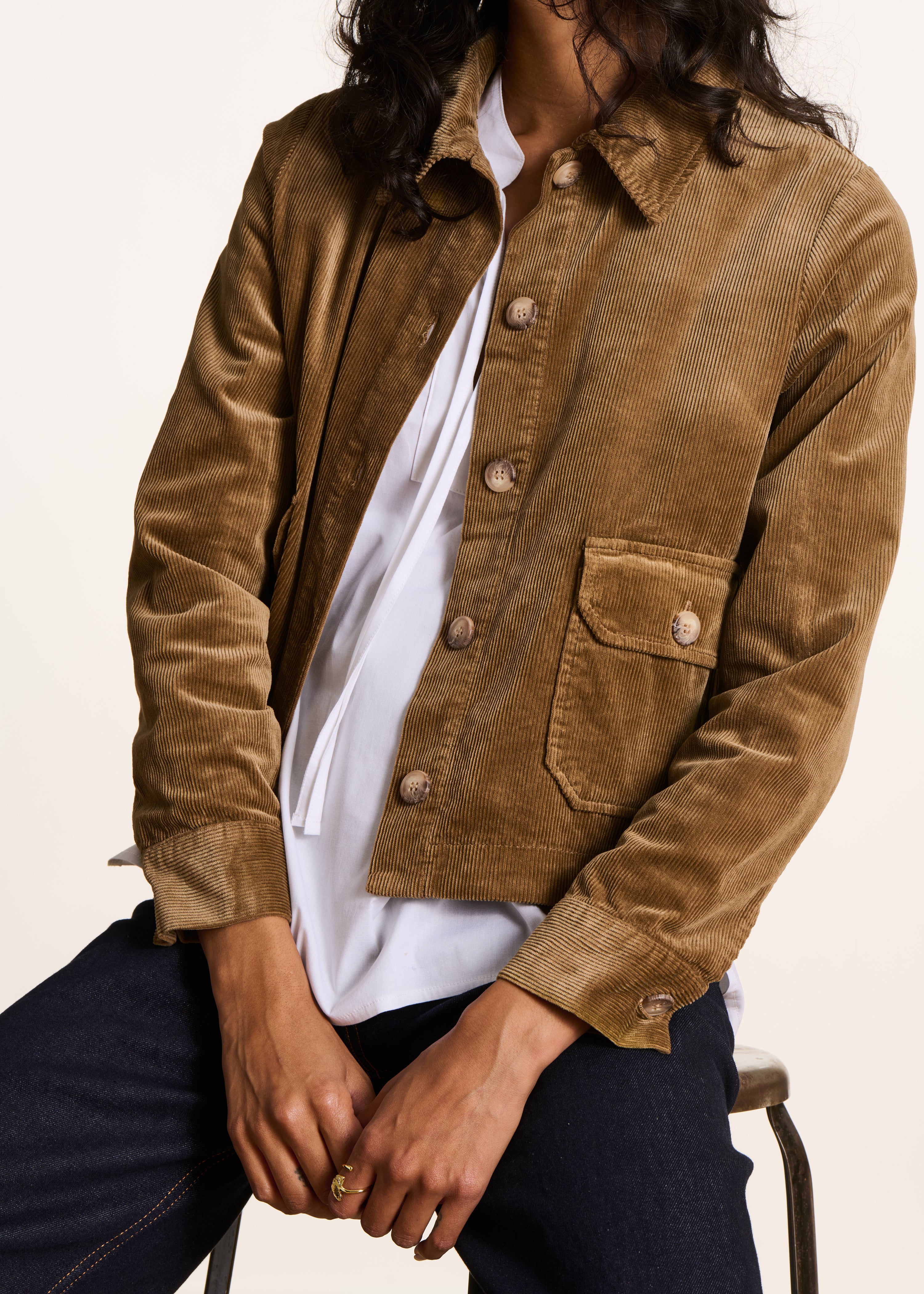 Veste marron courte et droite en velours