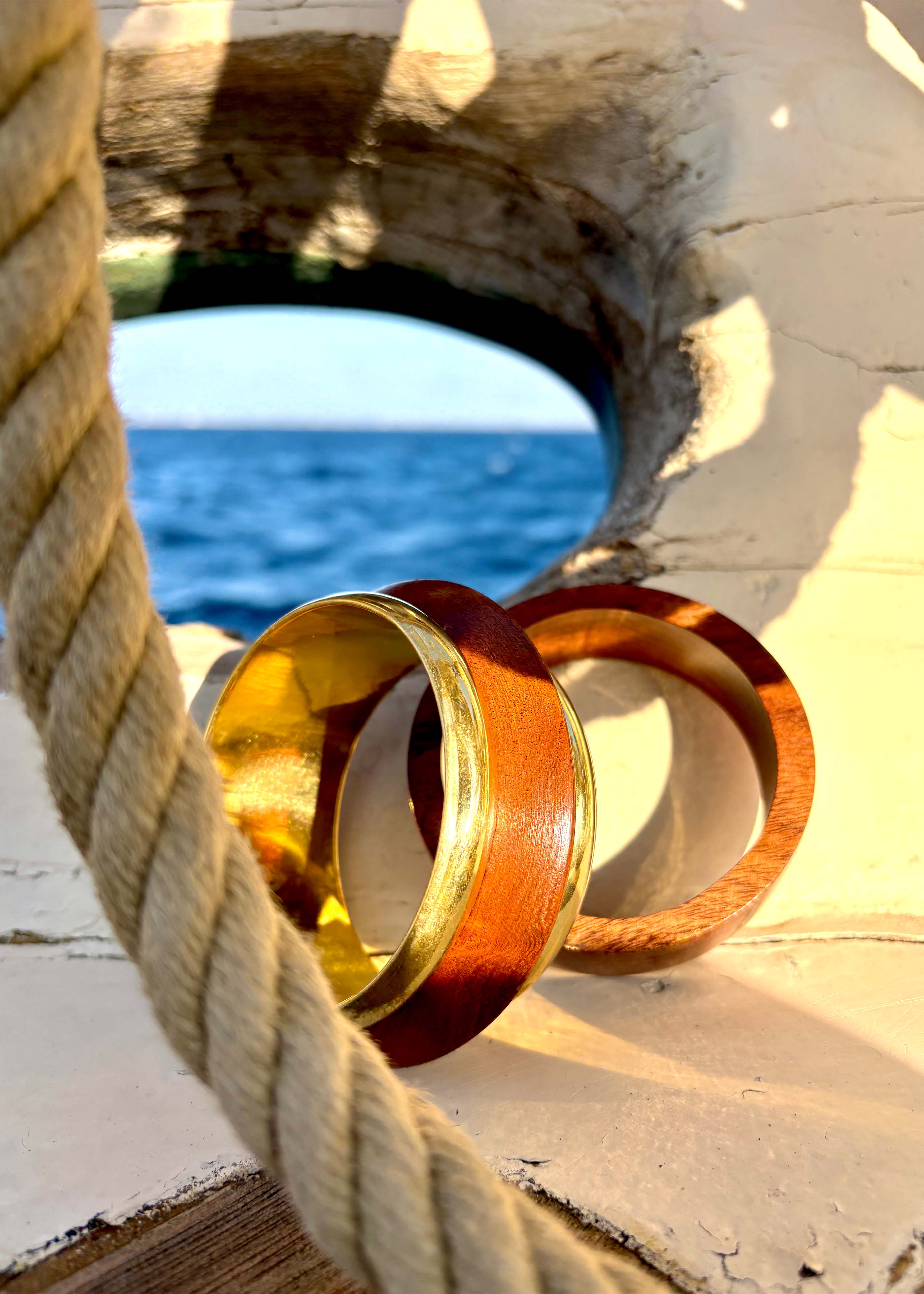 Mehrreihiges Holzarmband