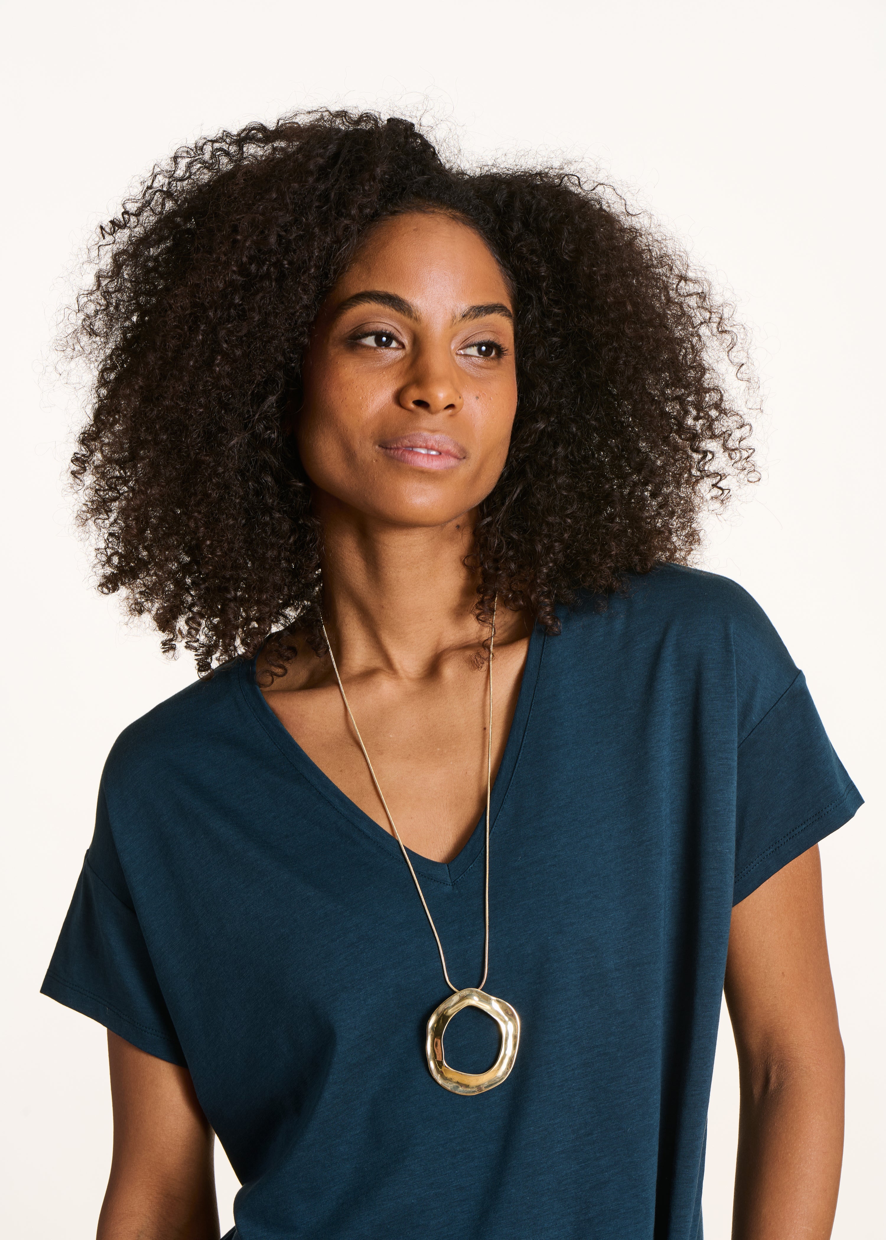 Goldene lange Halskette