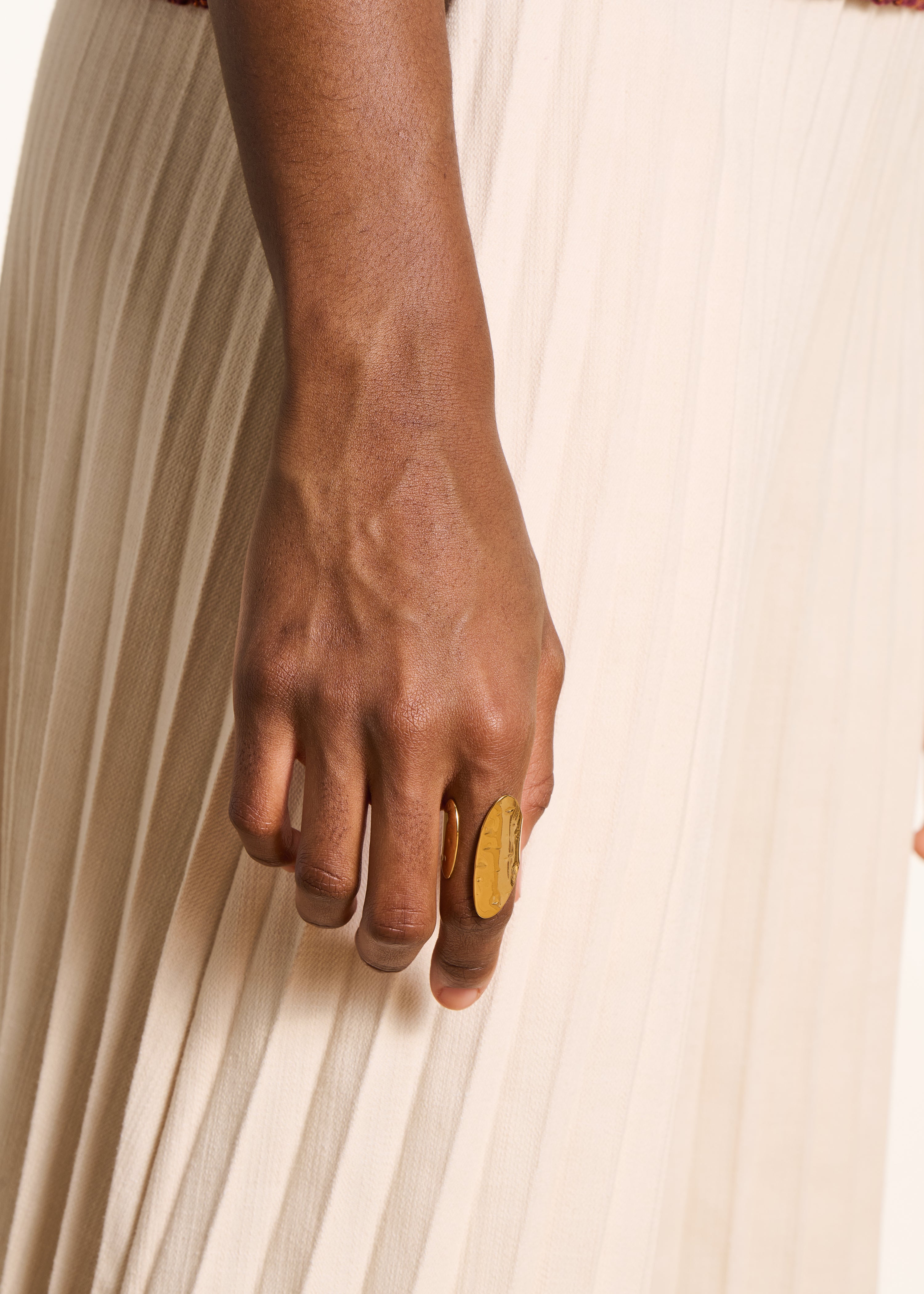 Bague dorée asymétrique