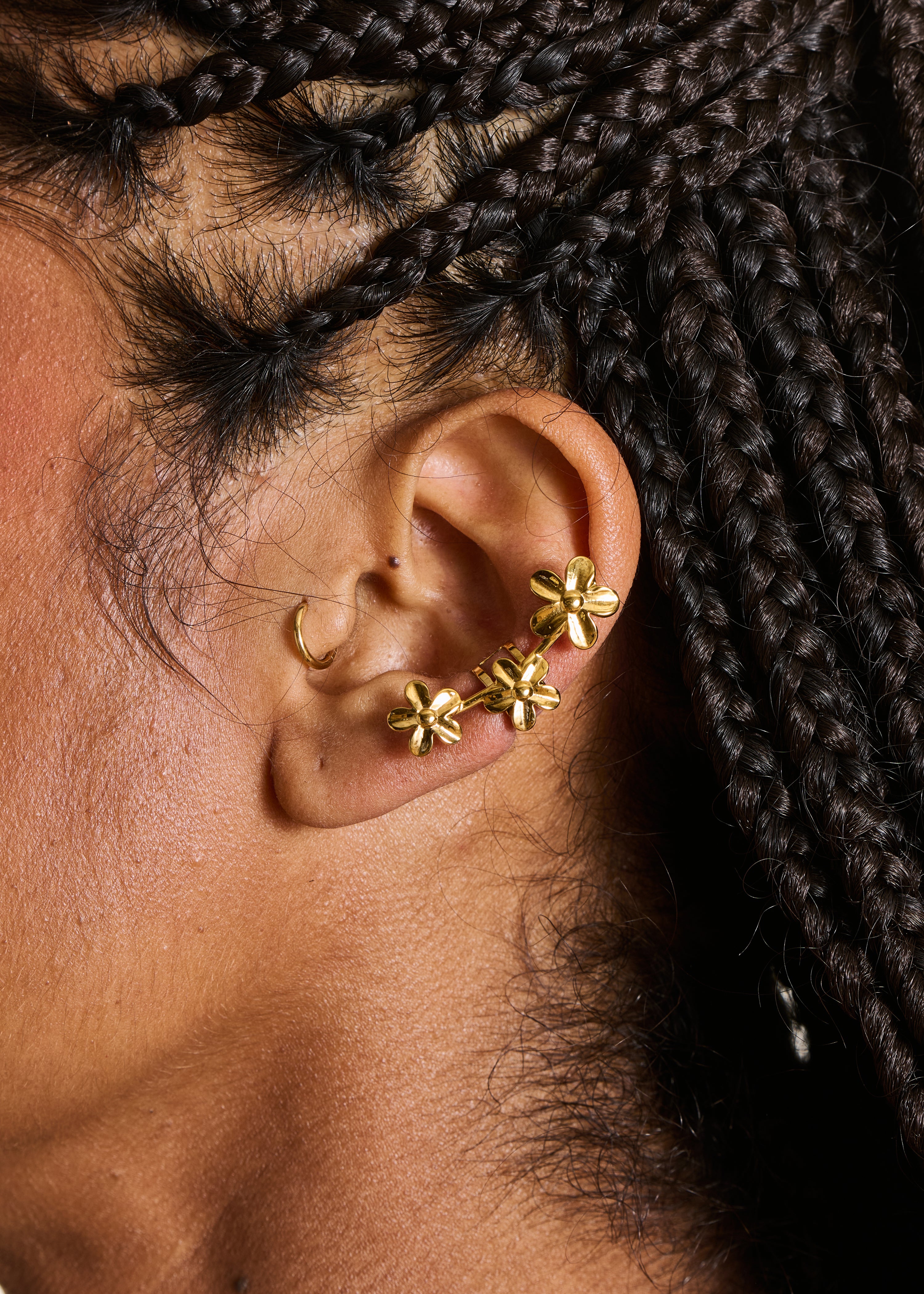 Golden flower earcuff earrings