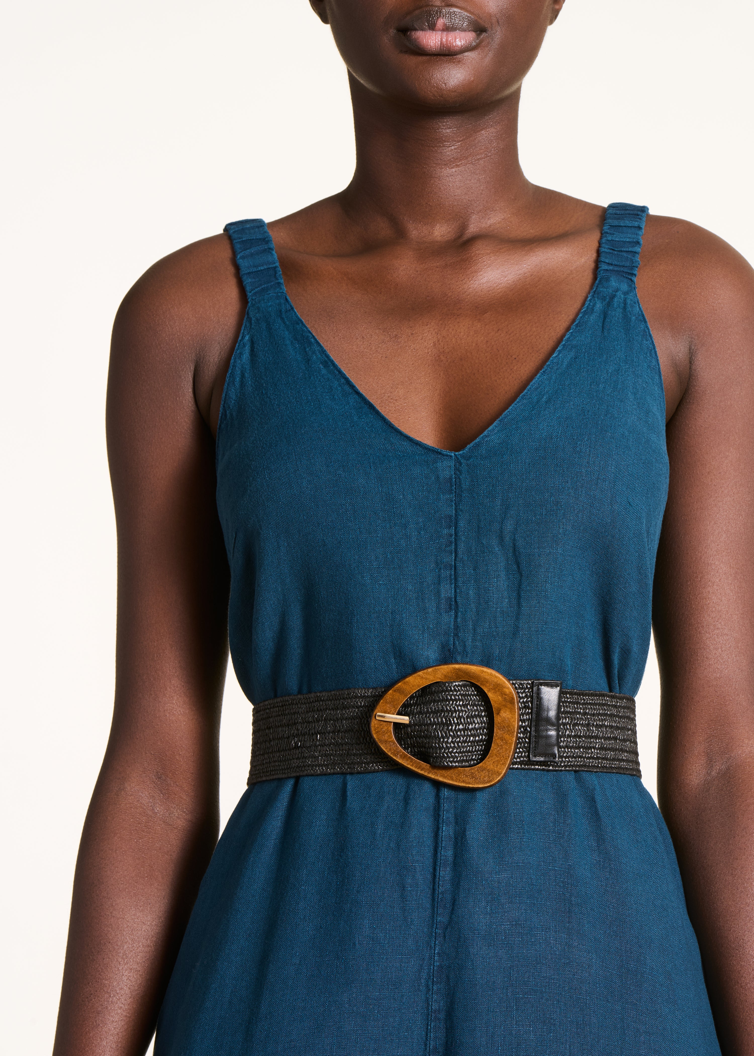 Black elastic belt with wooden buckle