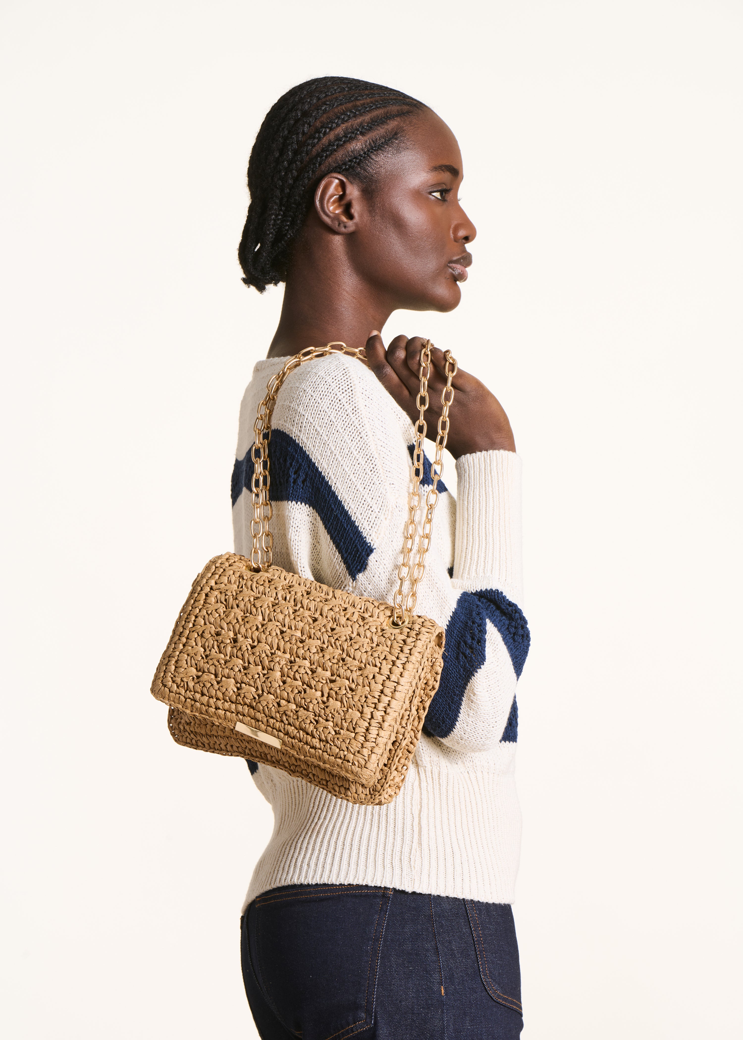 Beige straw shoulder bag