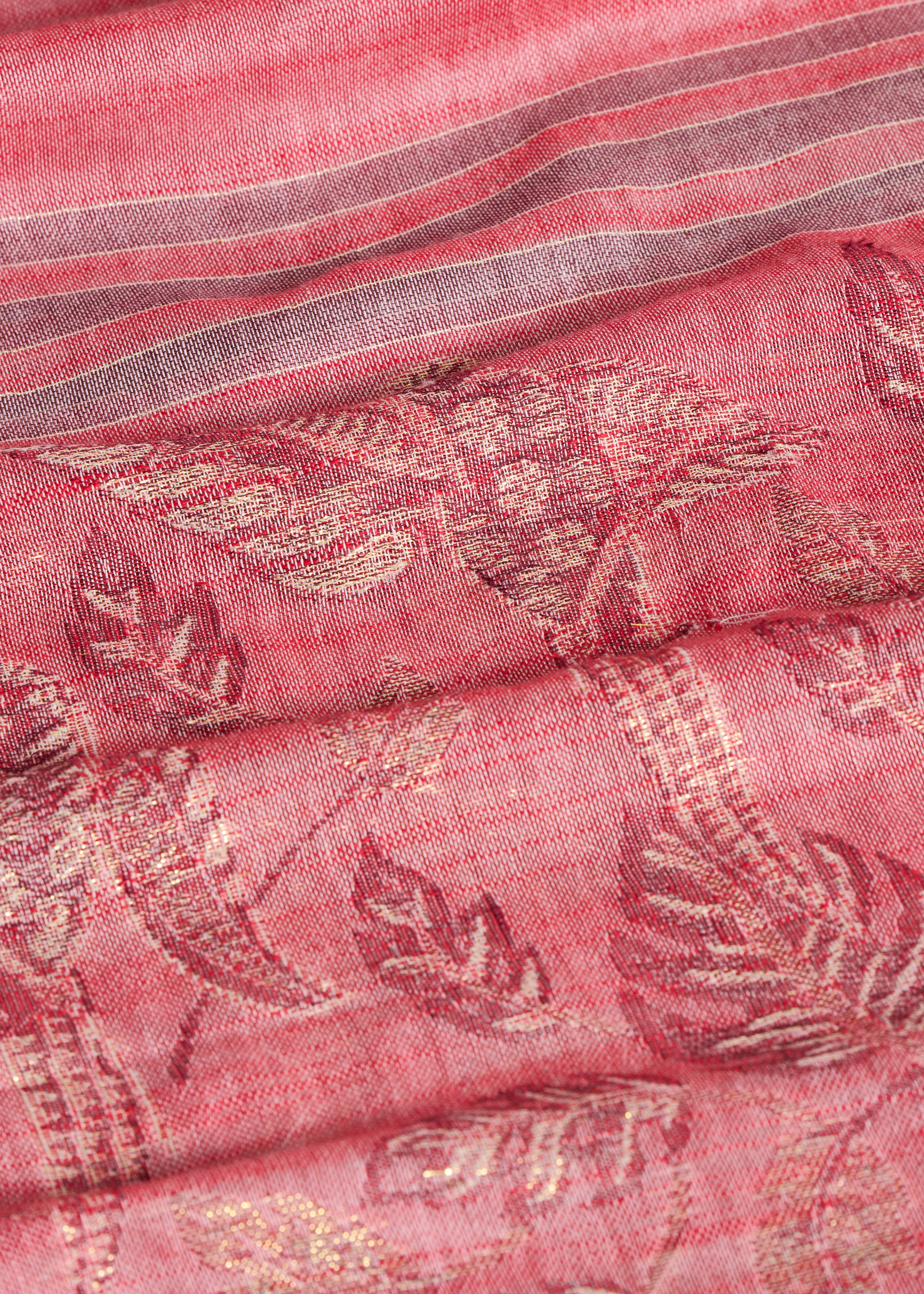 Foulard rouge motif feuille