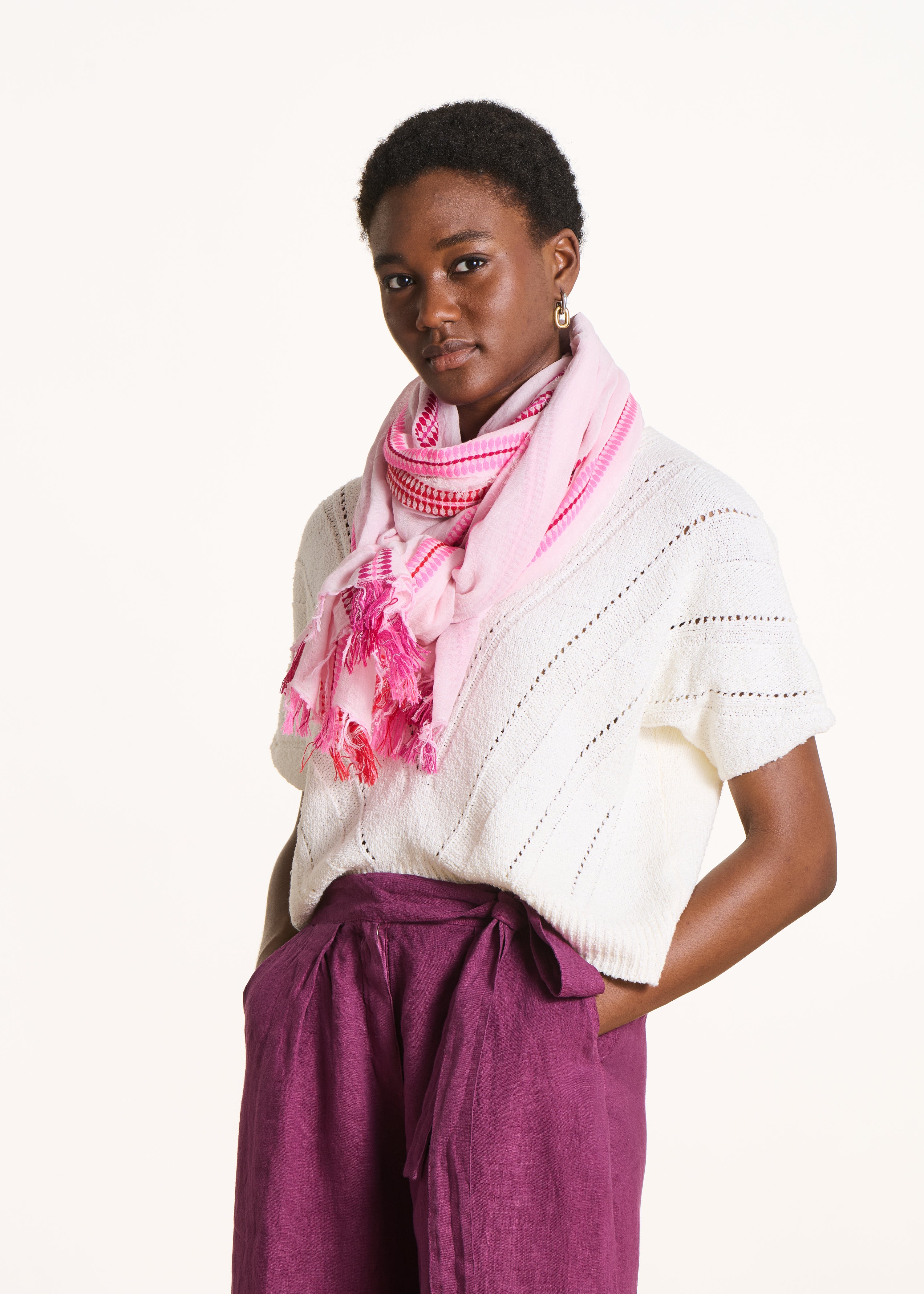 Pañuelo con rayas fantasía rosa