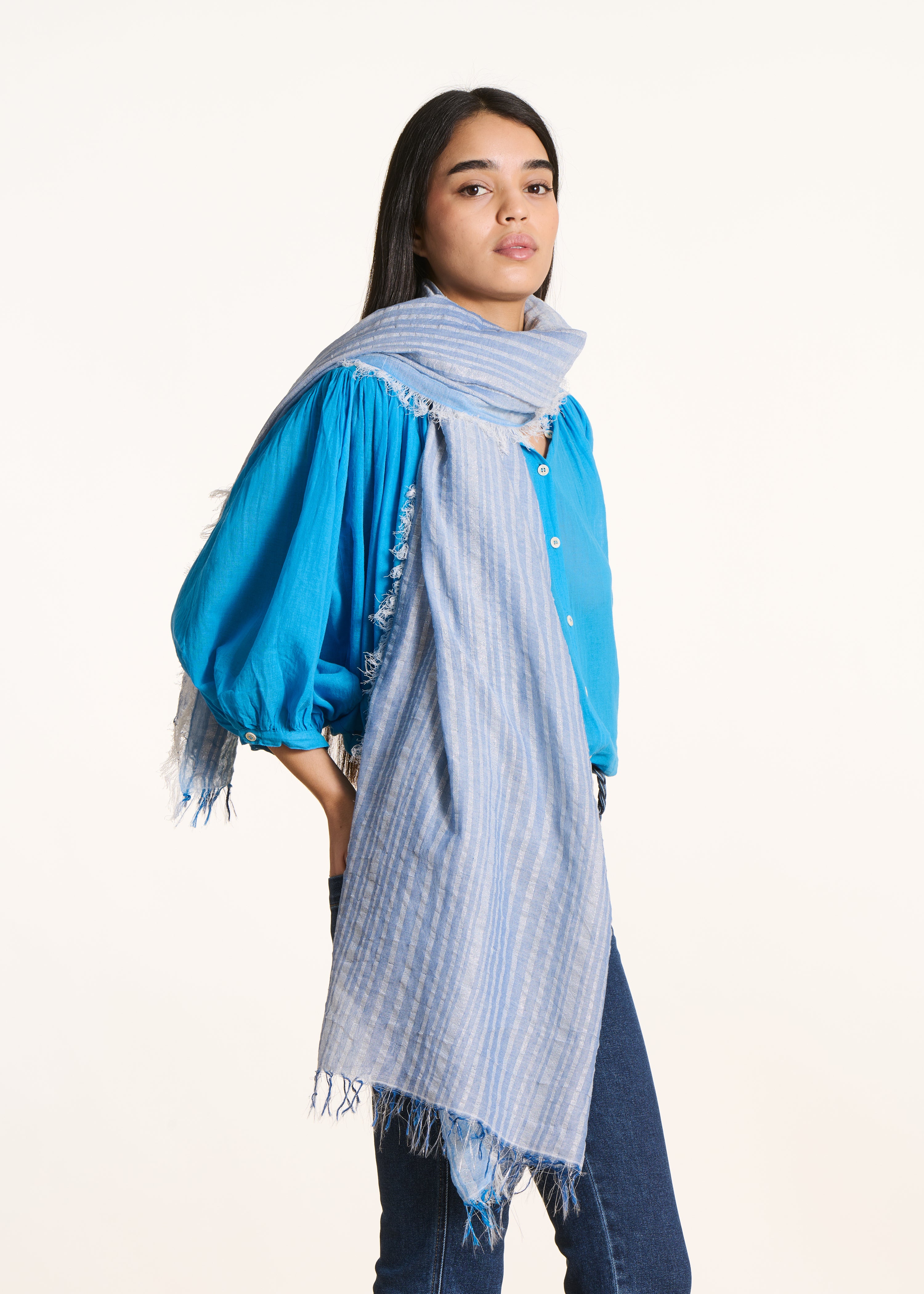 Foulard bleu en coton à rayures lurex