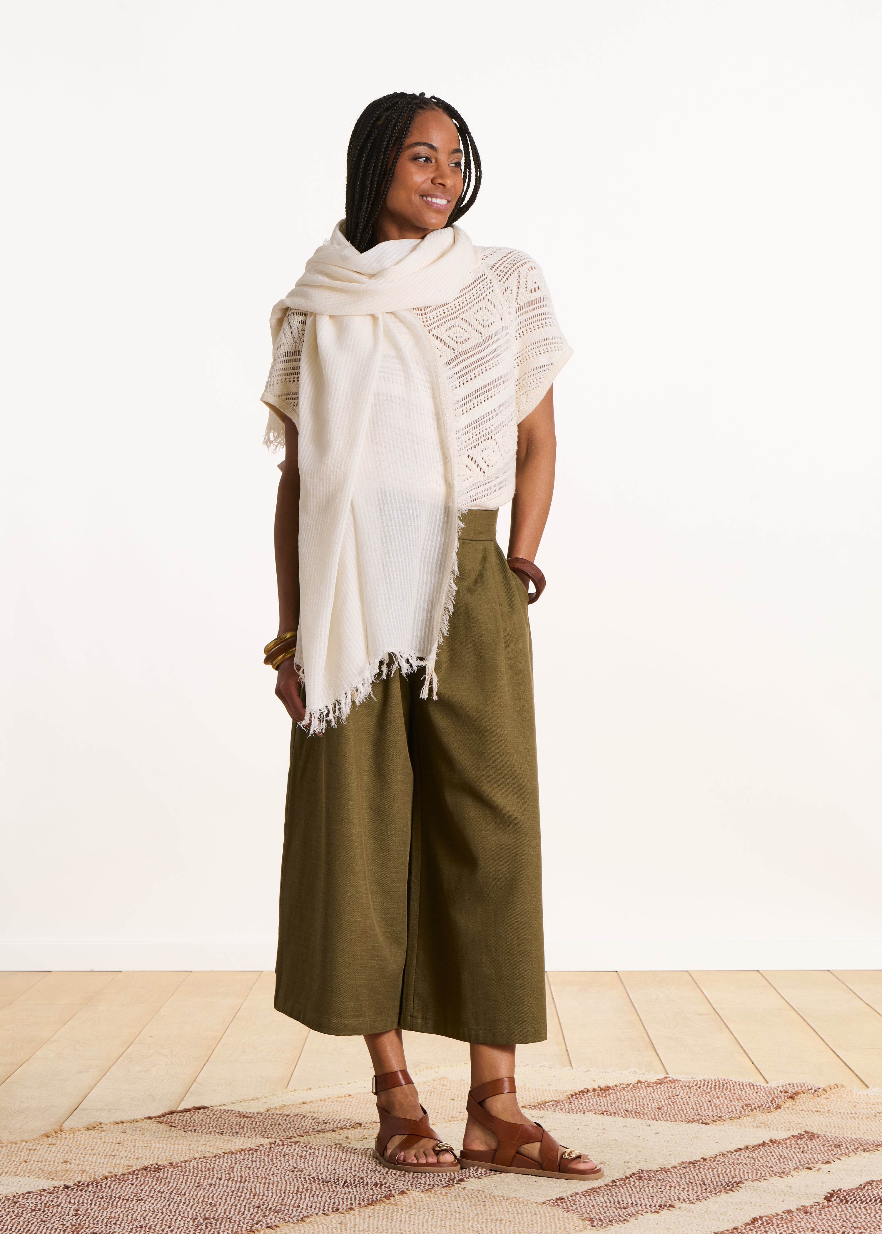 Ecru scarf with fine stripes