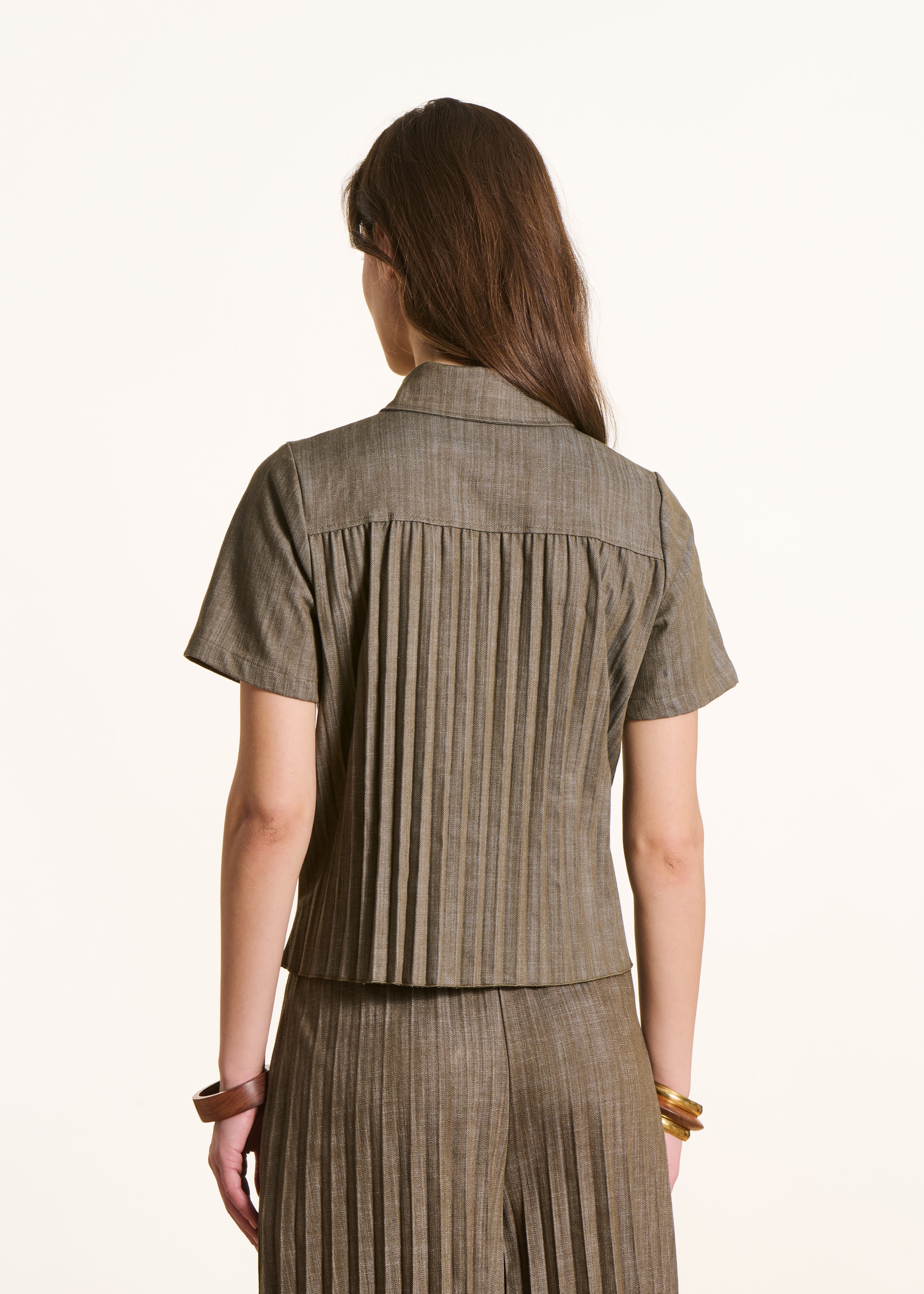 Short-sleeve khaki denim shirt