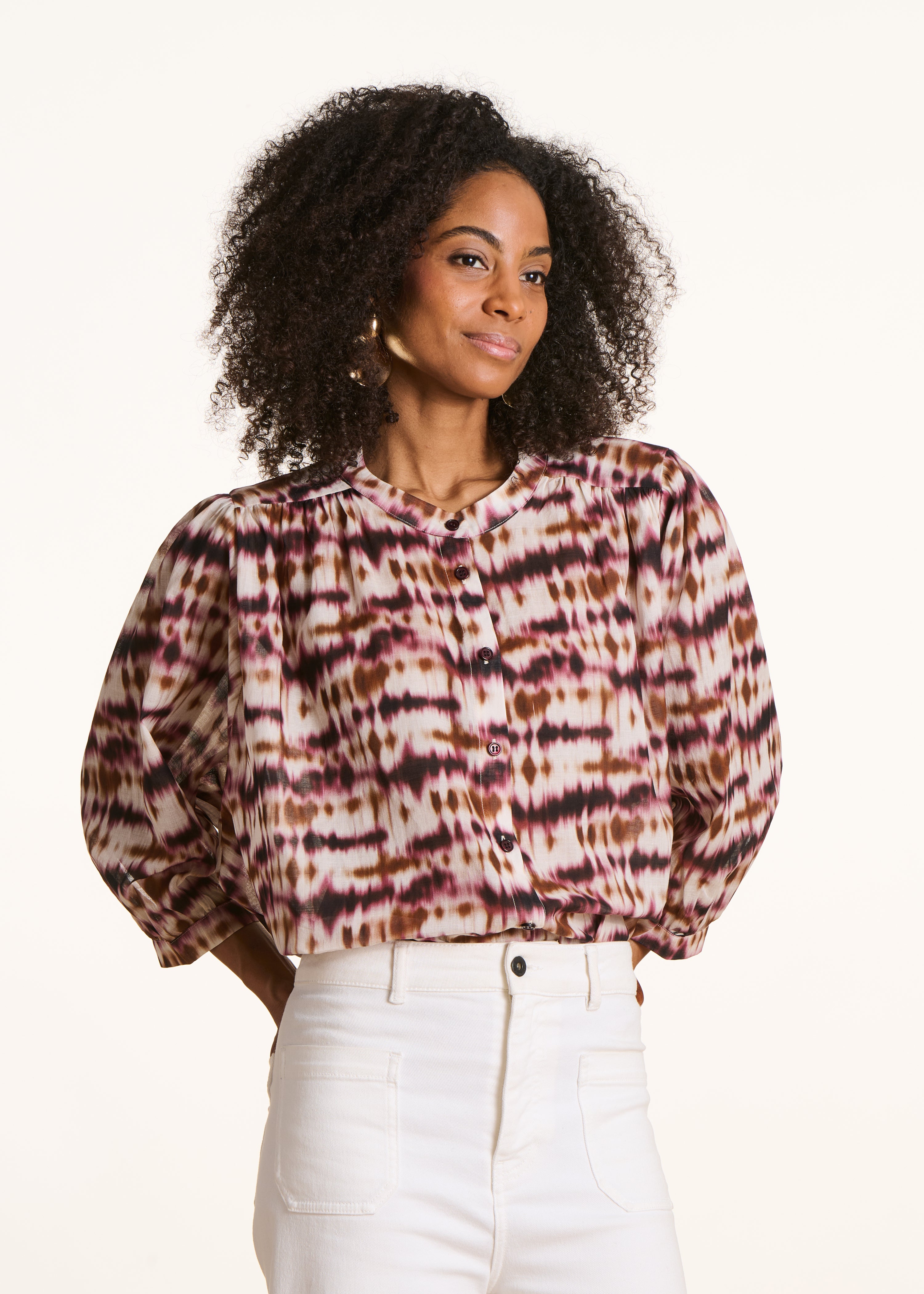 Organic cotton blouse with burgundy tie-dye print