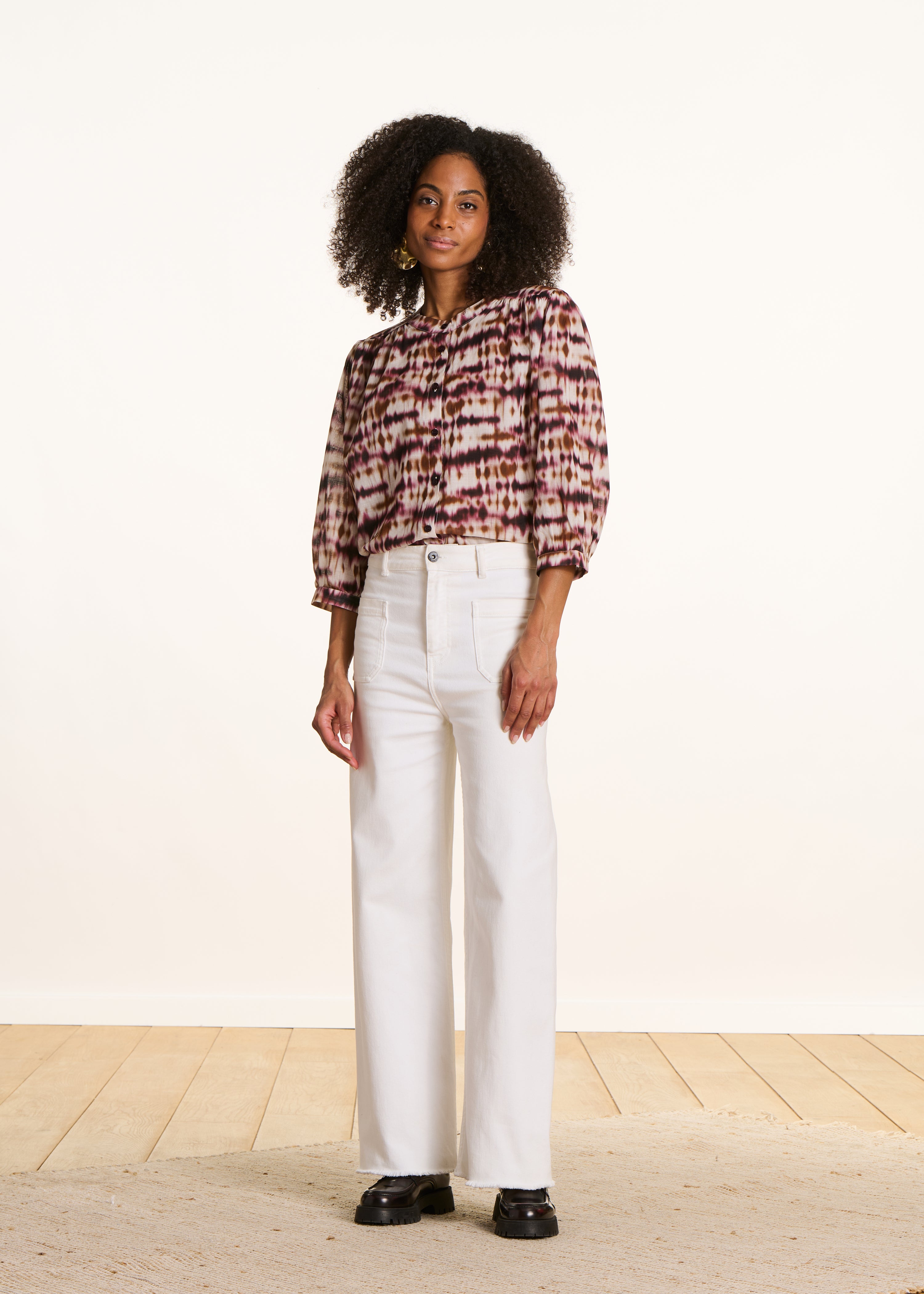Organic cotton blouse with burgundy tie-dye print