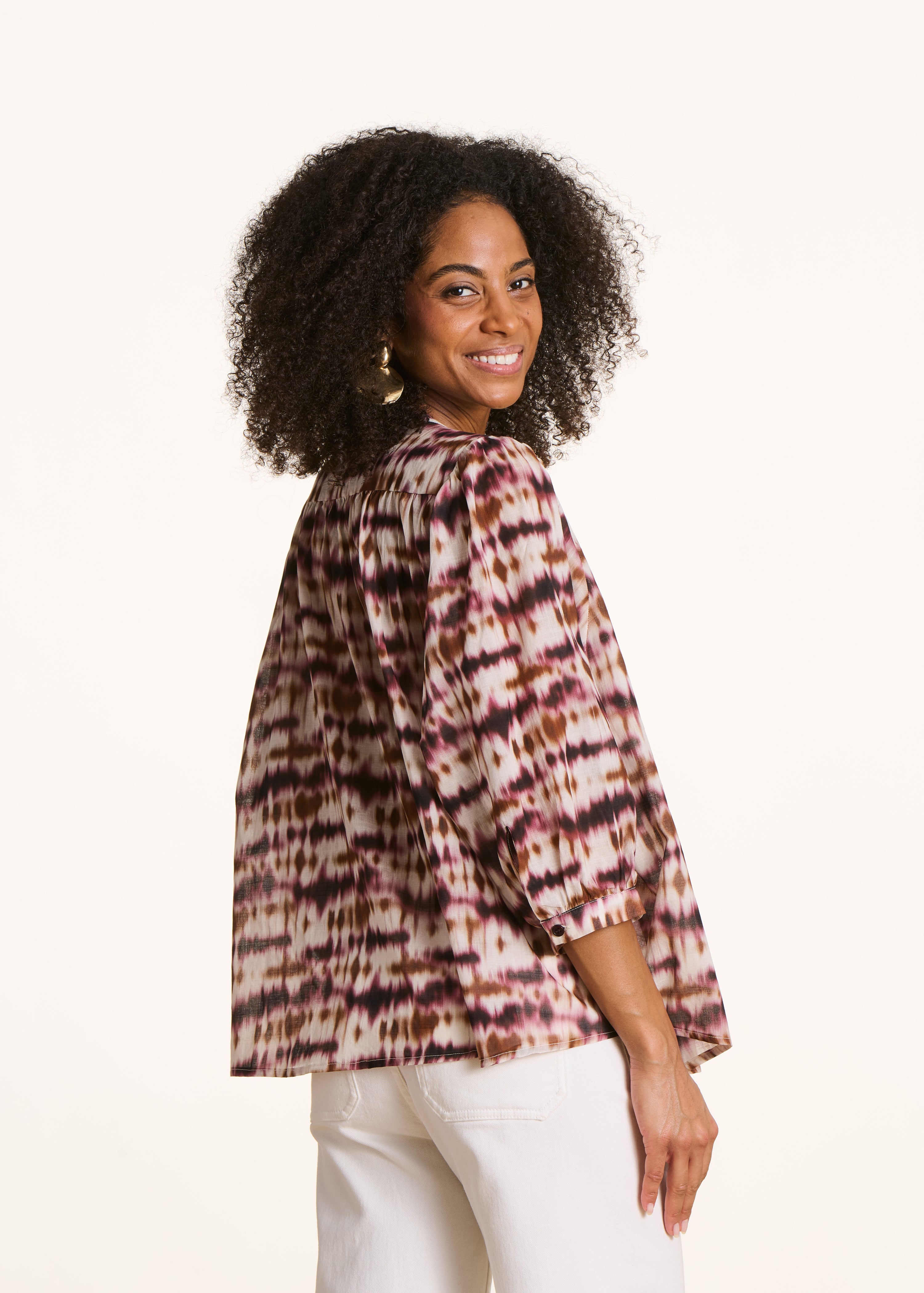 Organic cotton blouse with burgundy tie-dye print