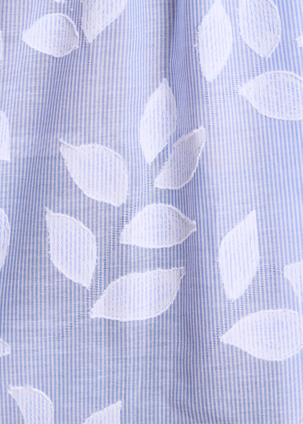 Chemisier bleu ciel en coton fleuri manches 3/4 - La Fée Maraboutée