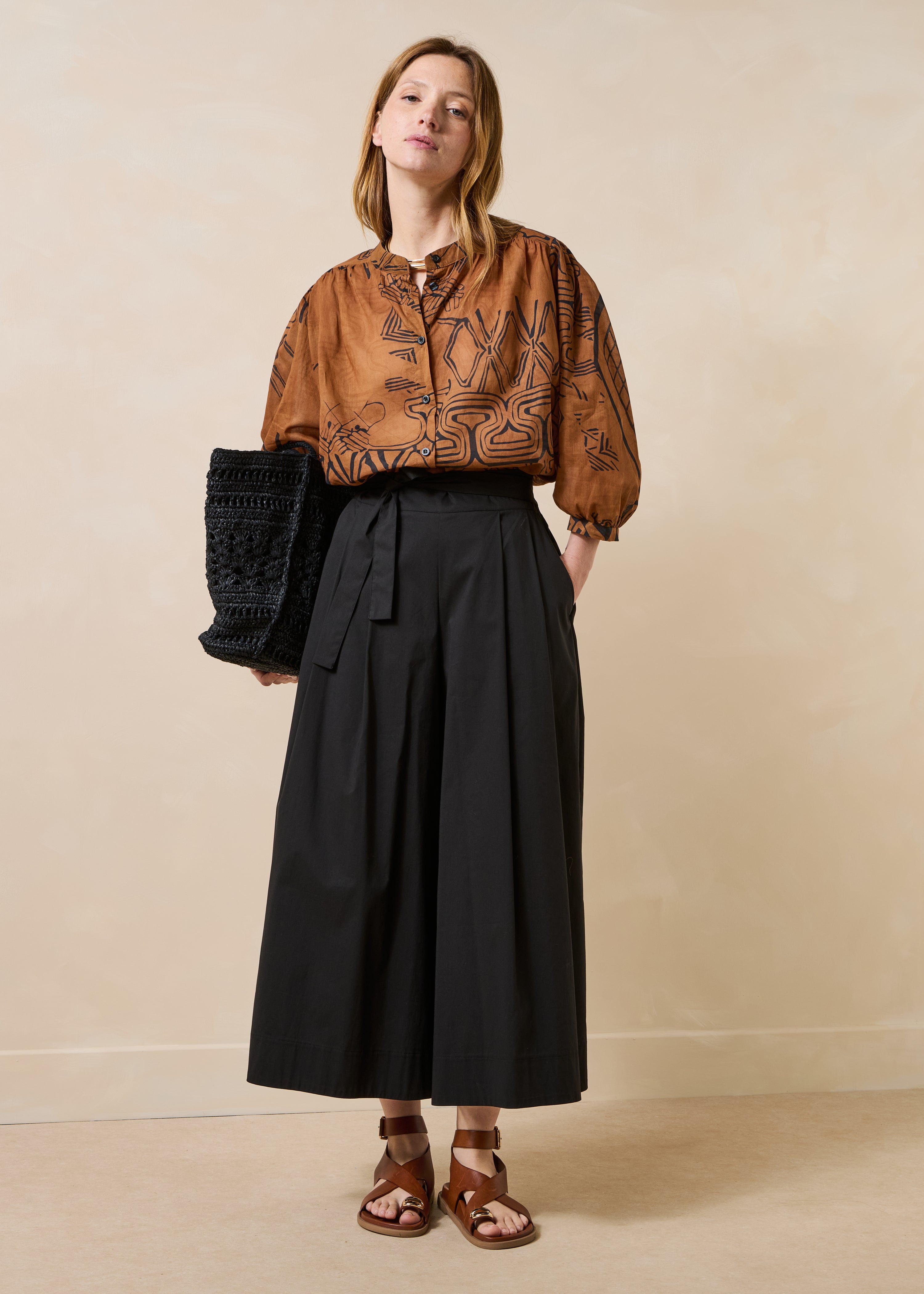 Chemisier marron en voile de coton imprimé