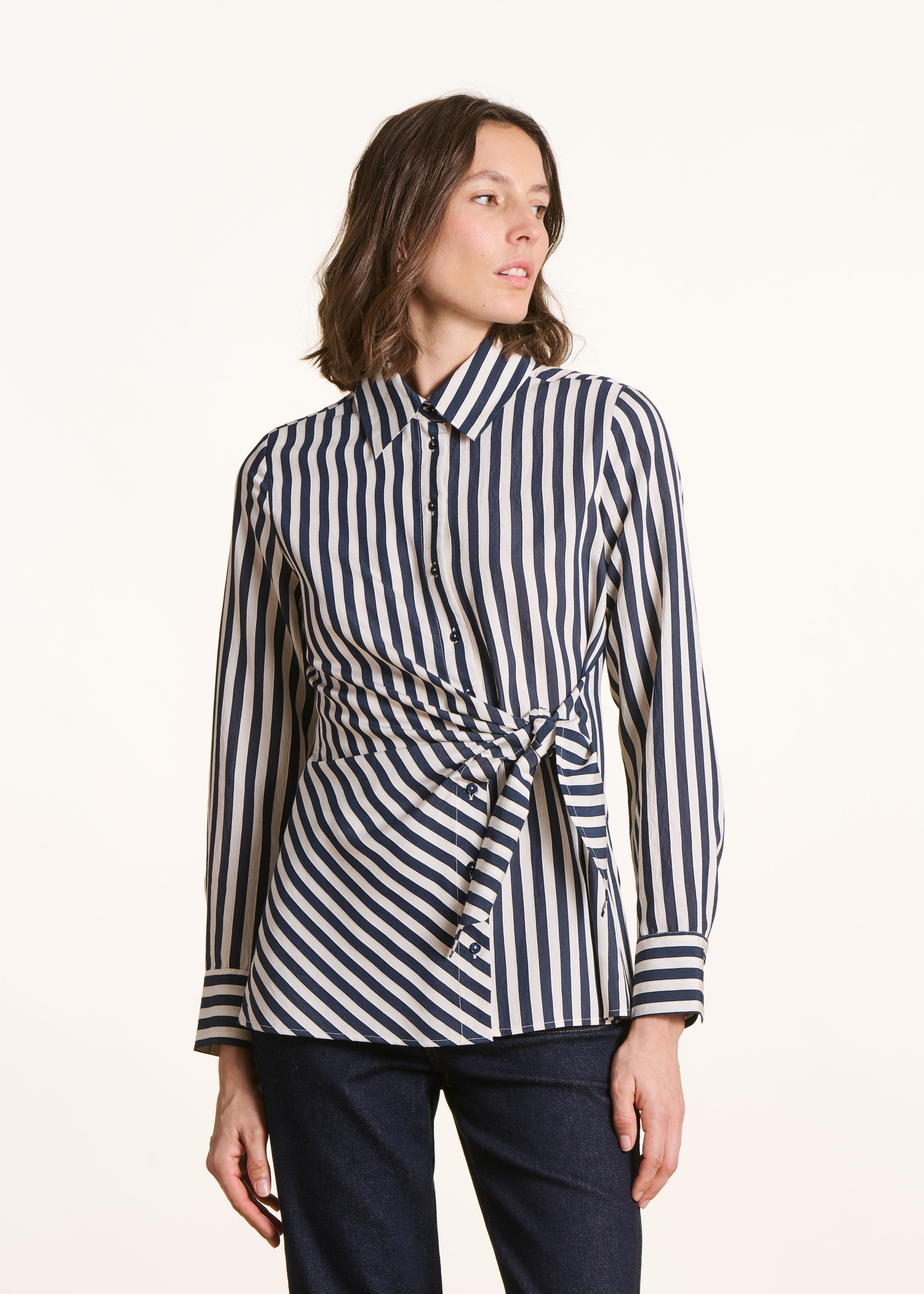 Chemise à rayures bleu marine