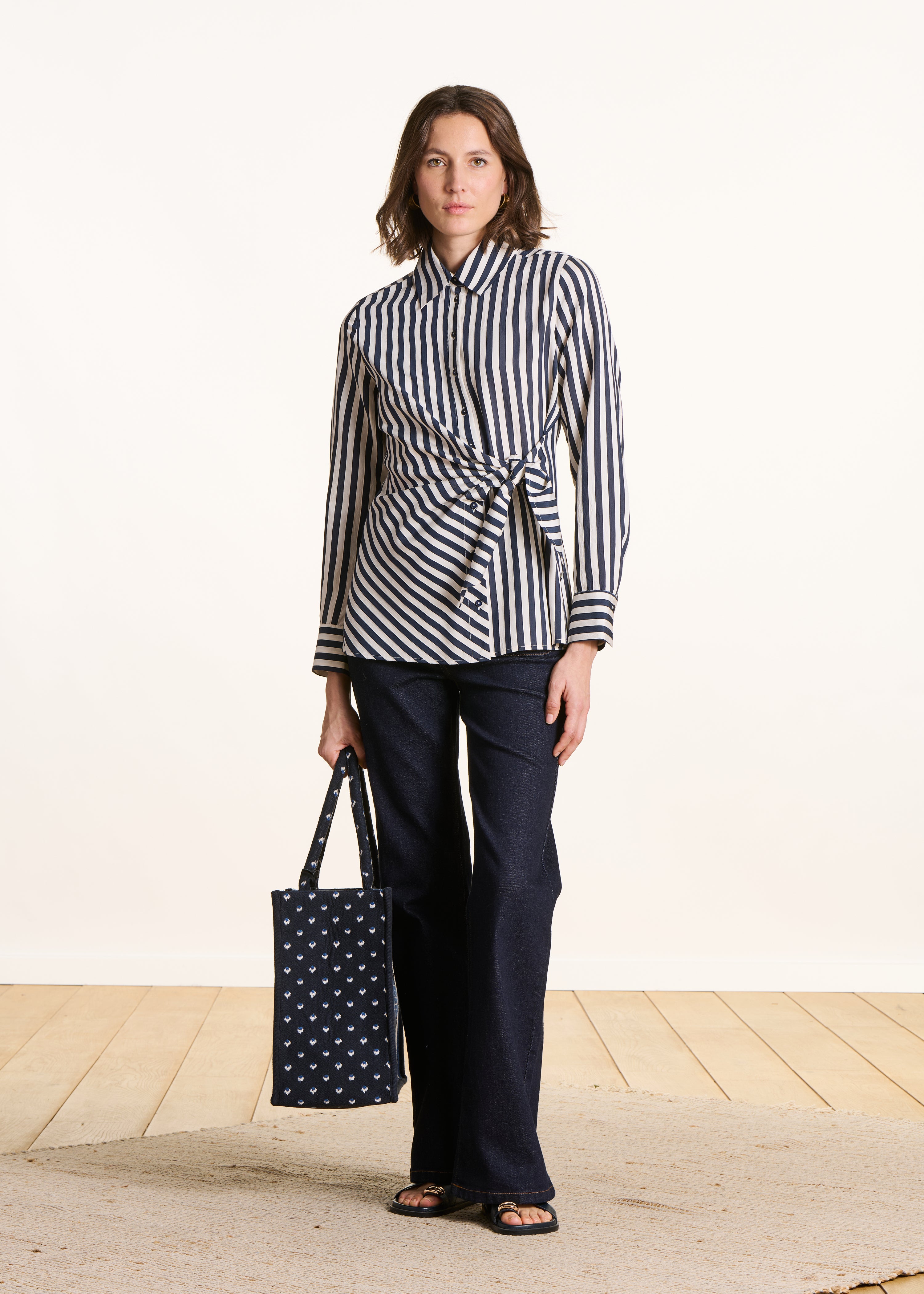 Chemise à rayures bleu marine