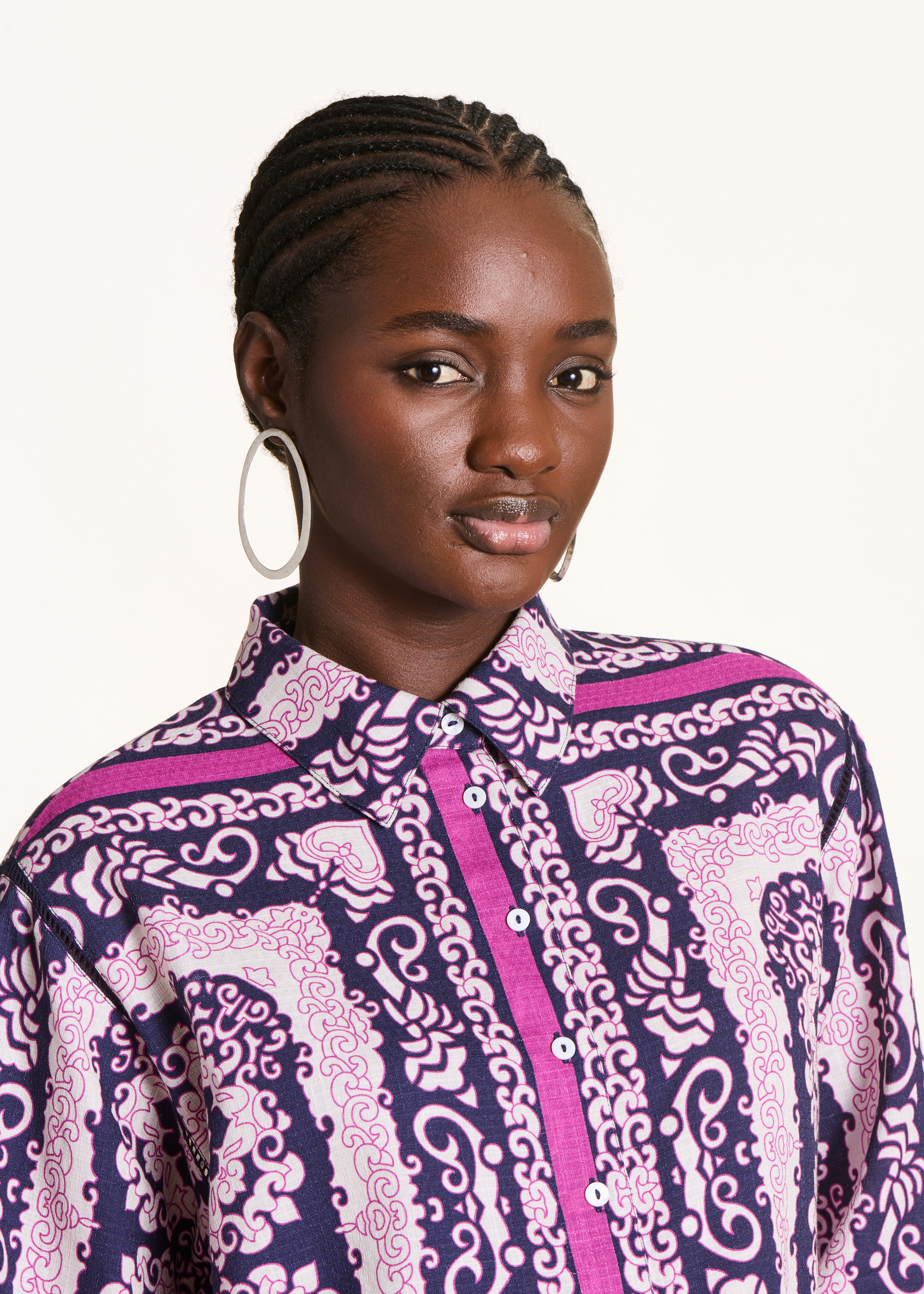 Chemise ample violet et rose à imprimé foulard