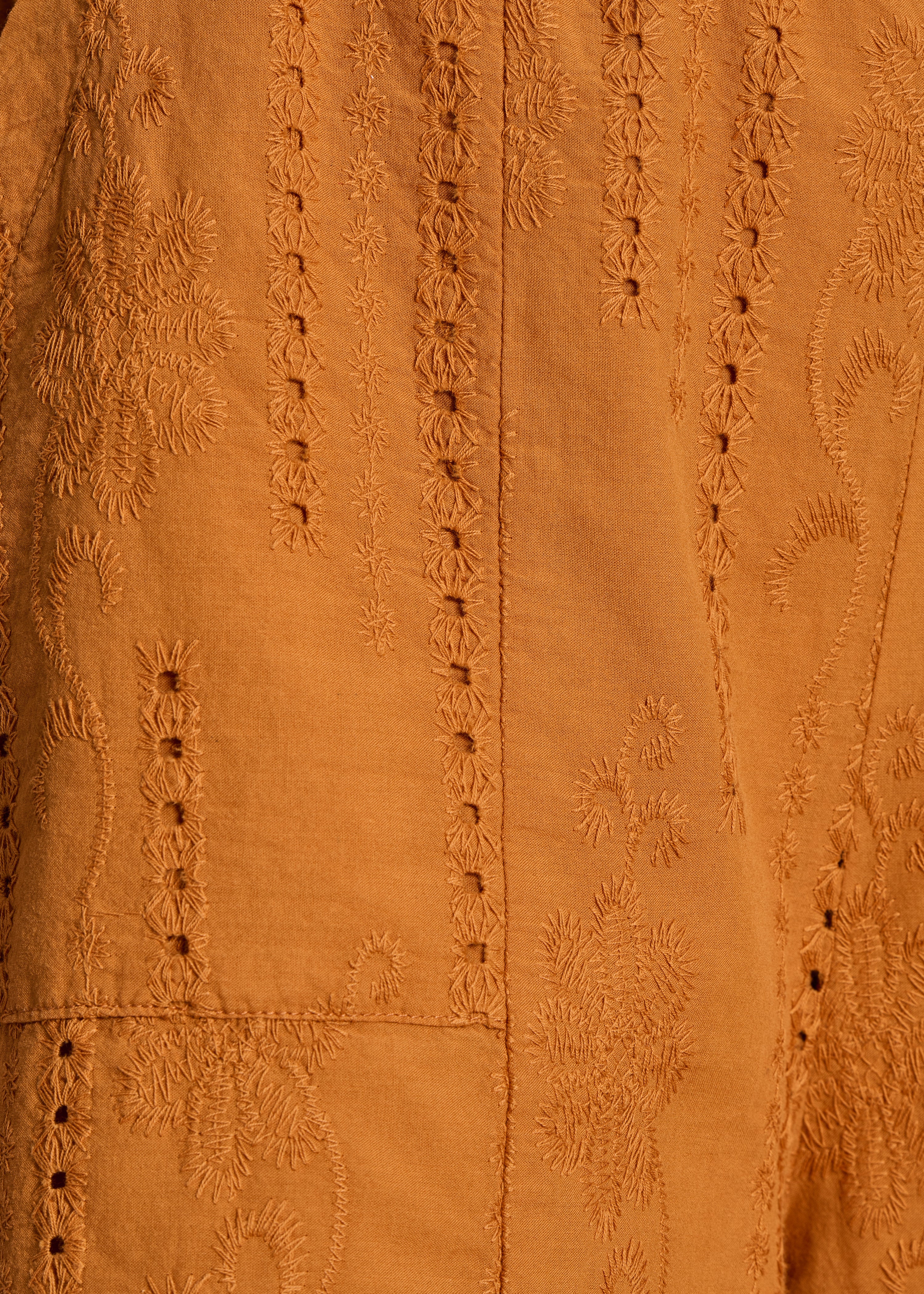 Tuta corta ocra in ricamo inglese