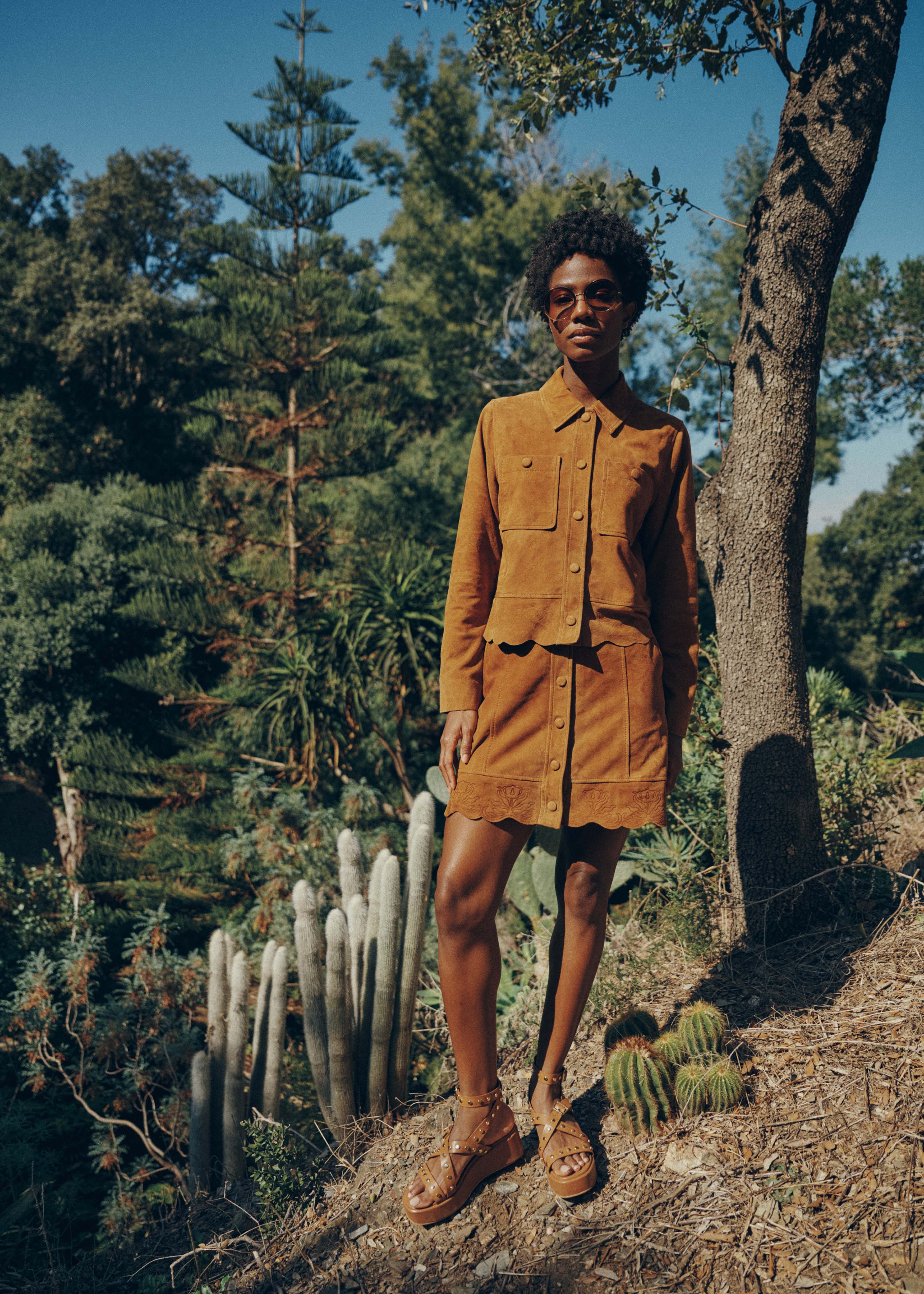 Blouson camel court en cuir effet daim