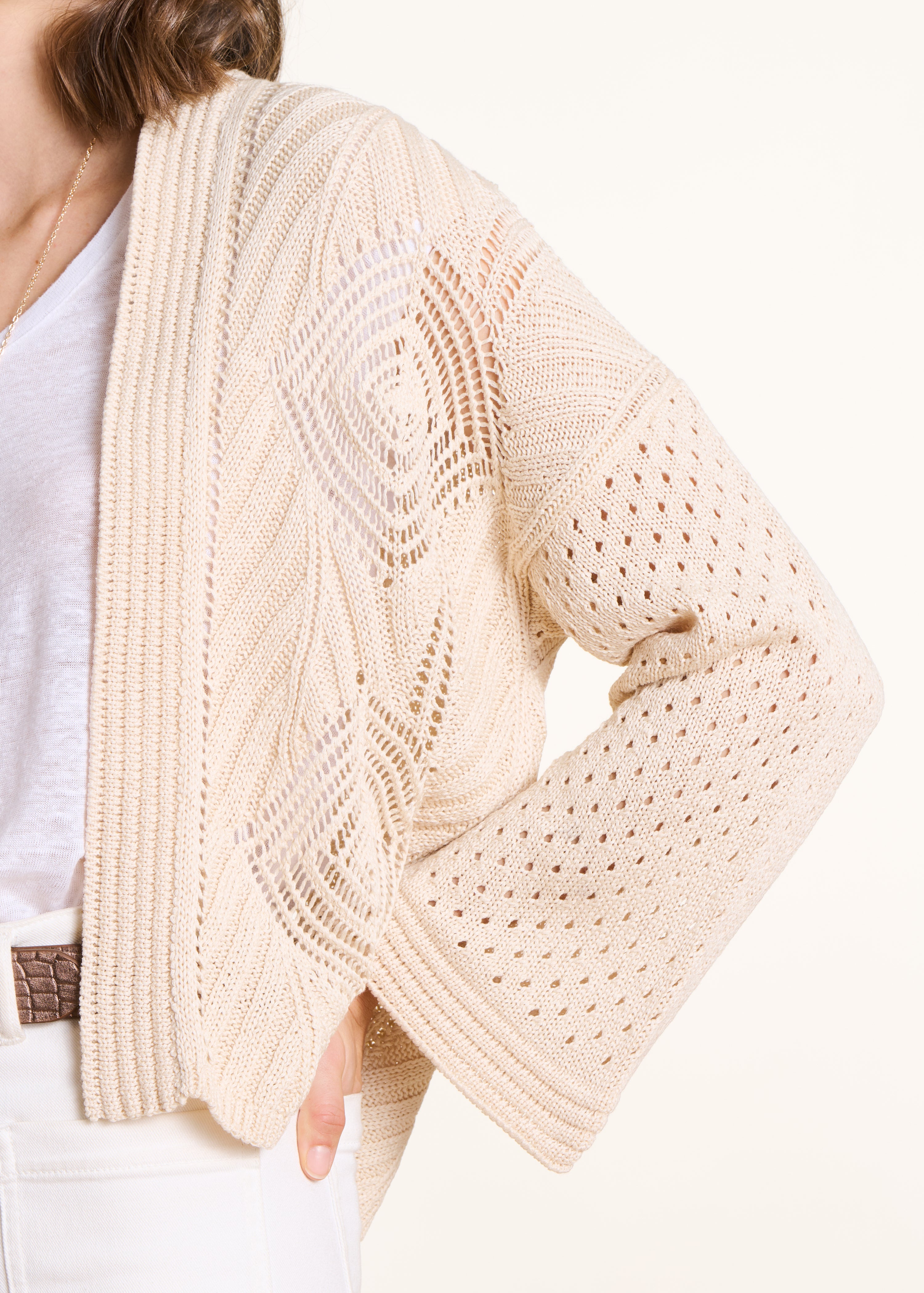 Gilet écru ouvert en maille crochet