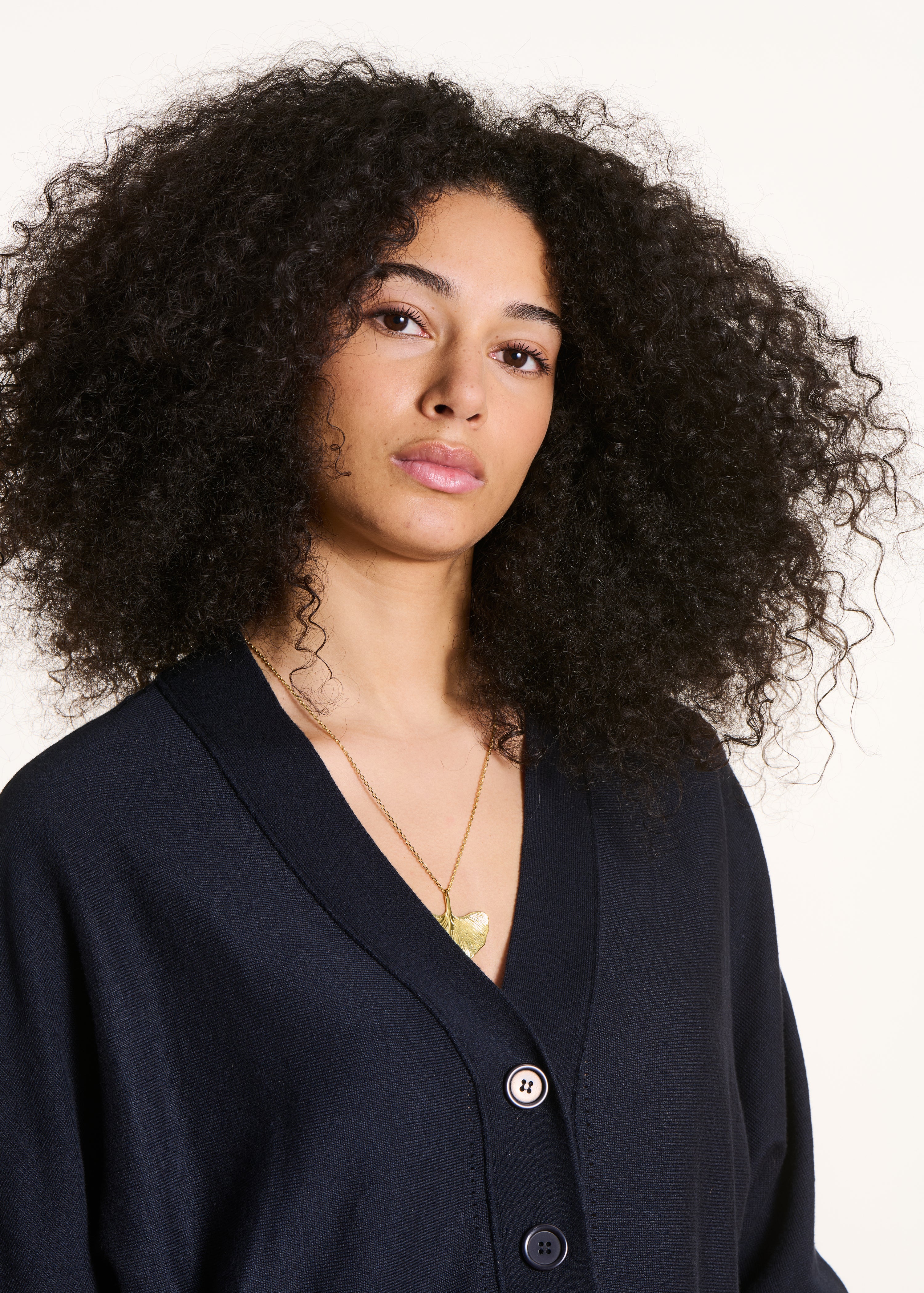 Gilet blu scuro ampio in maglia fine