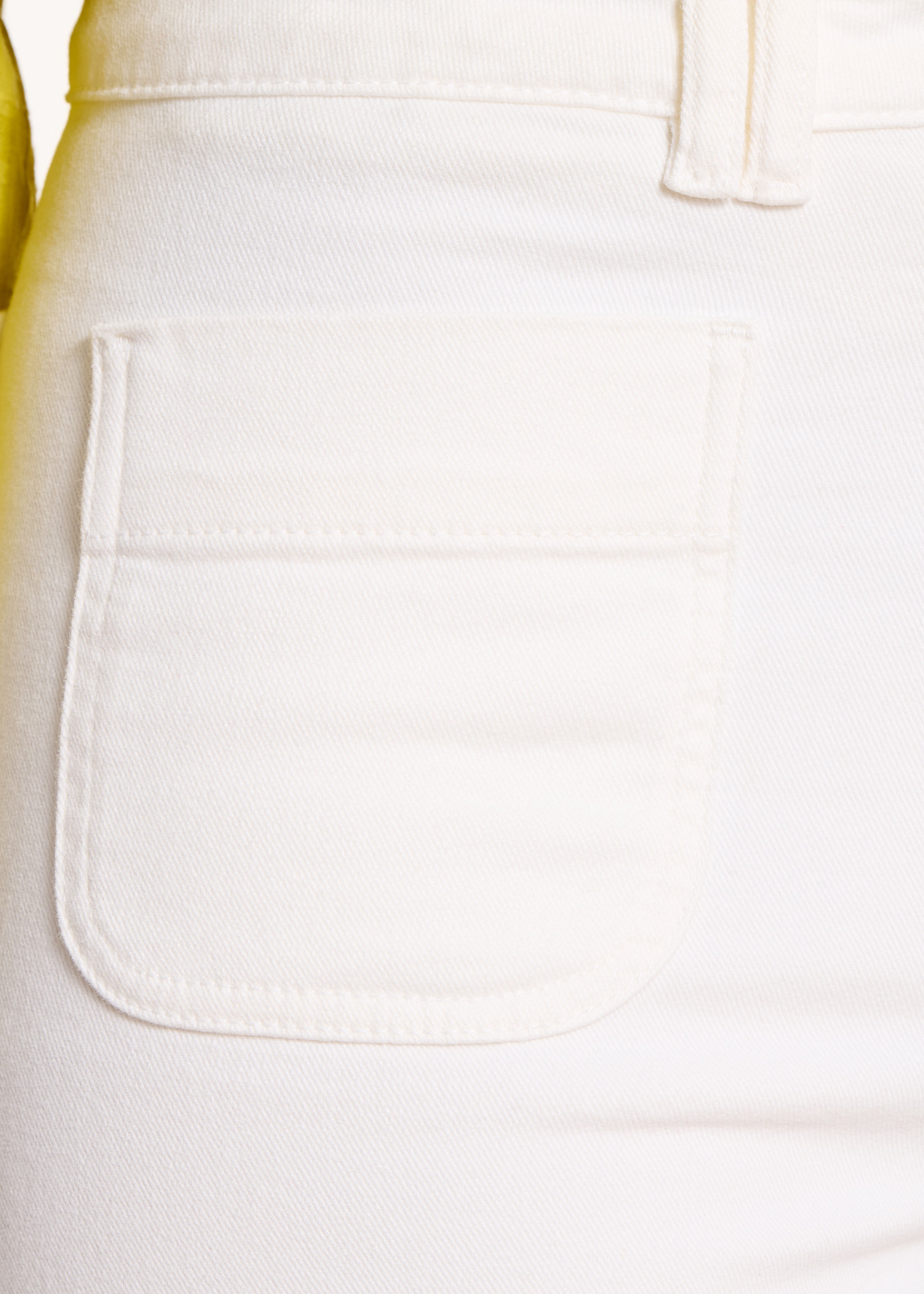 Jean blanc droit taille haute en coton biologique