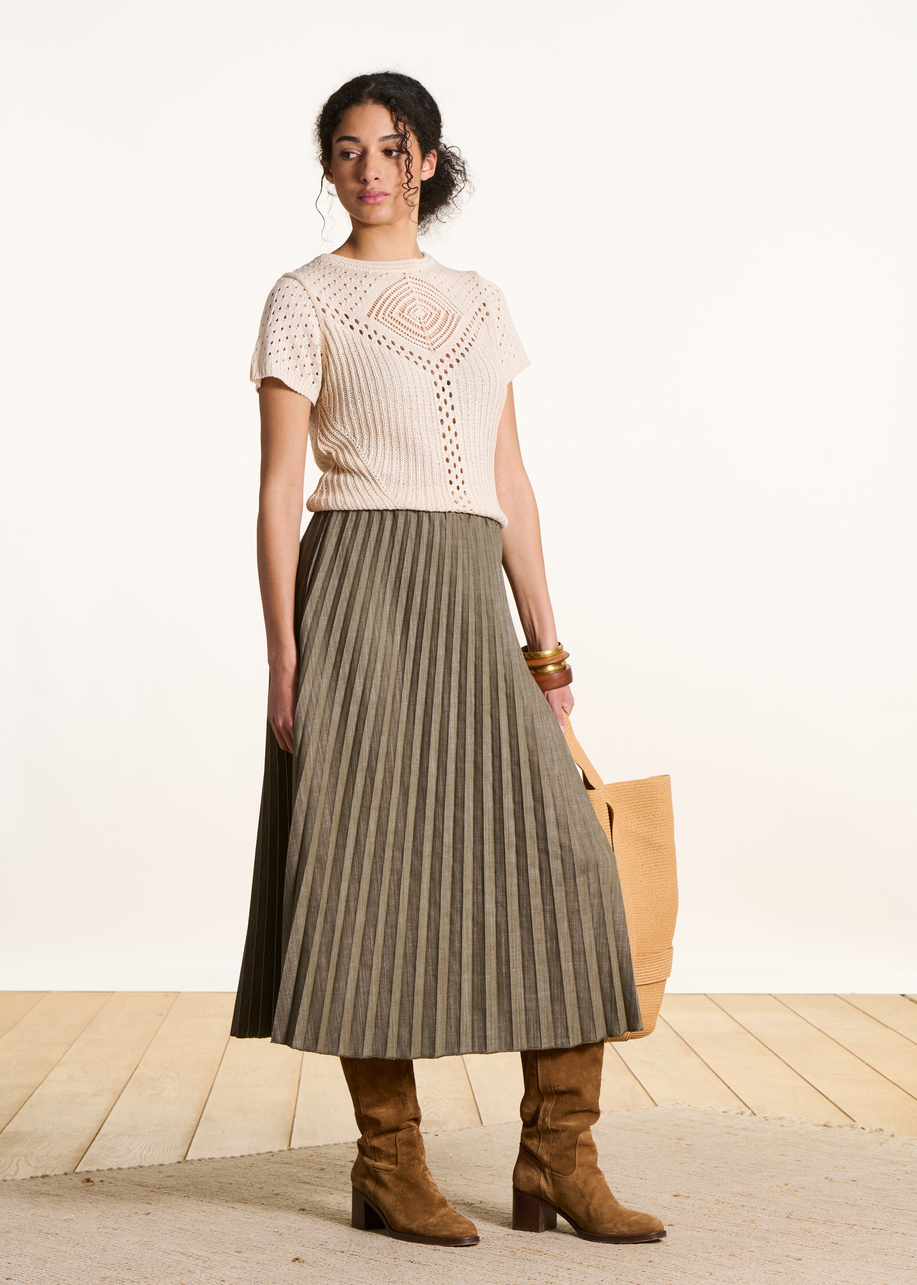 Mid-length pleated skirt in khaki denim