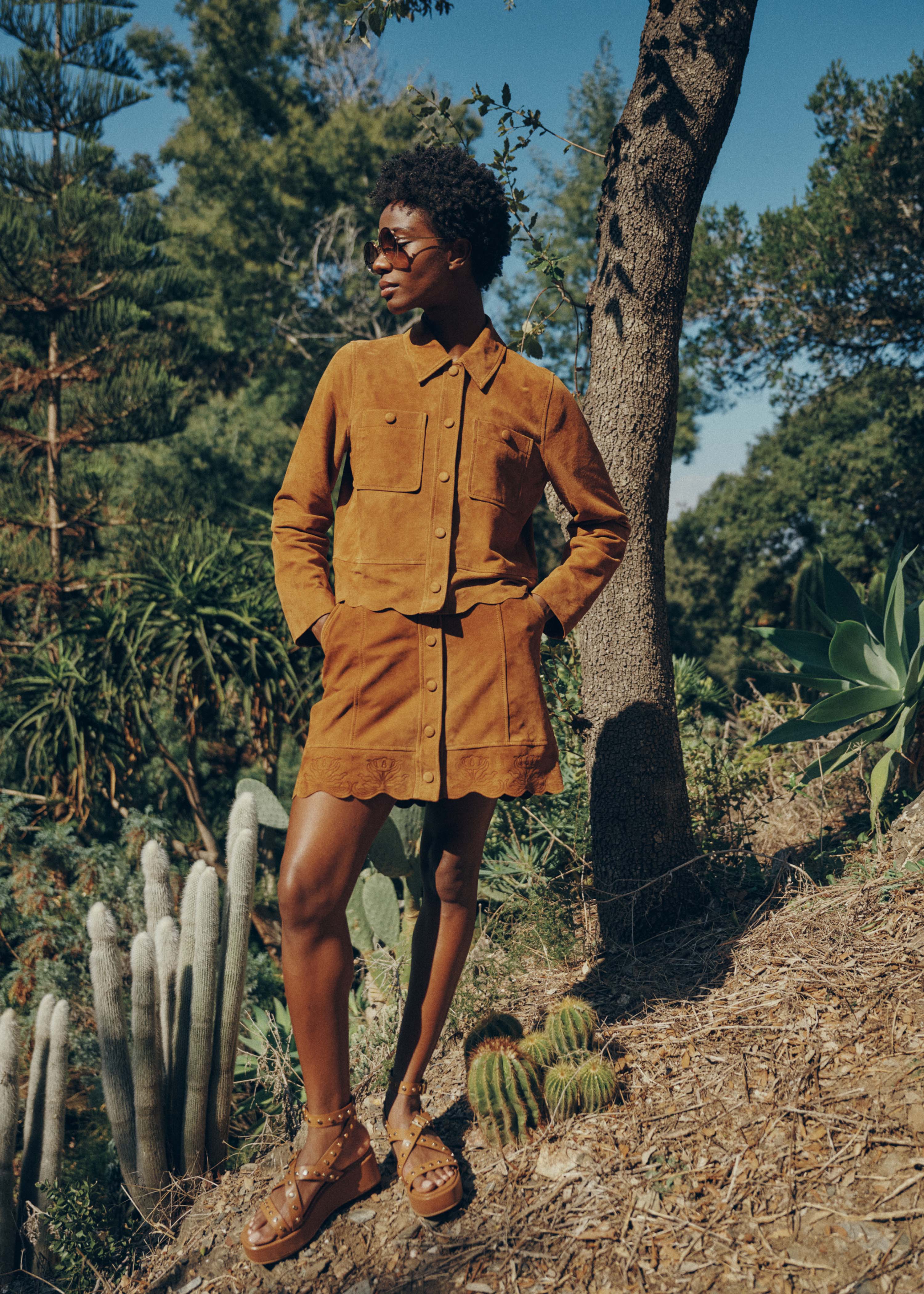 Jupe courte droite camel en cuir