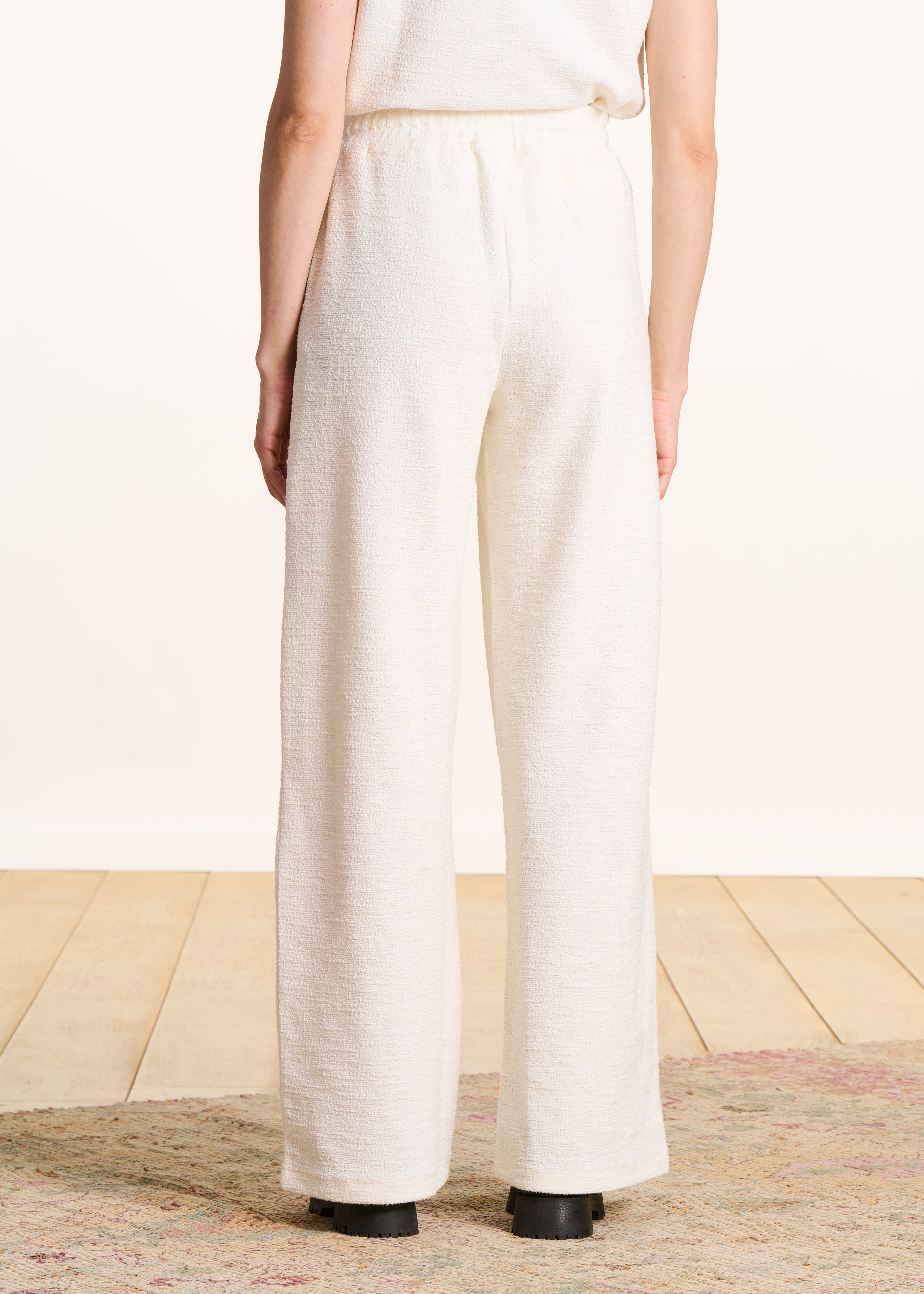 Weit geschnittener, elastischer Jersey-Hose in Ecru