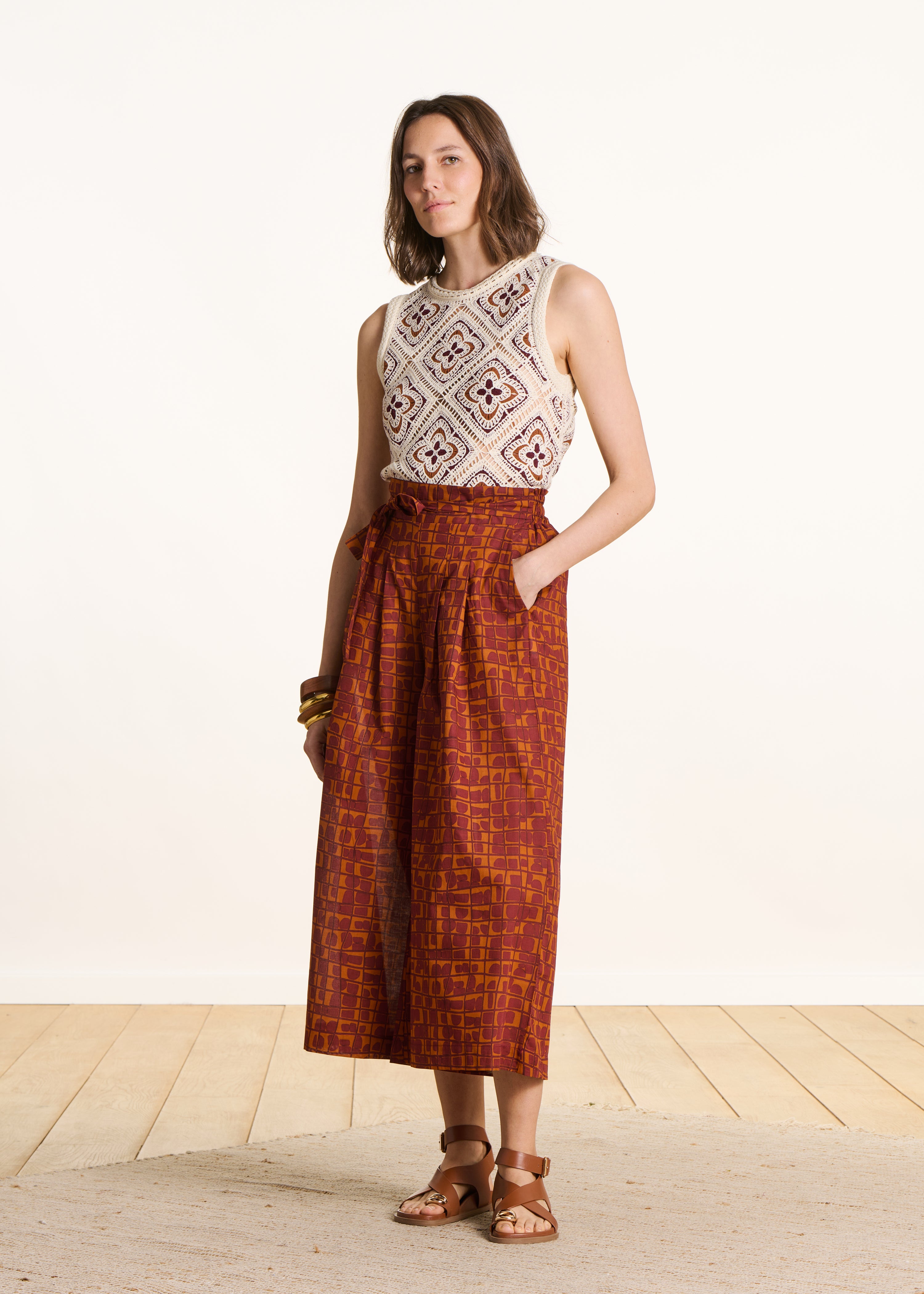 Pantalon 7/8ème imprimé graphique marron et orange