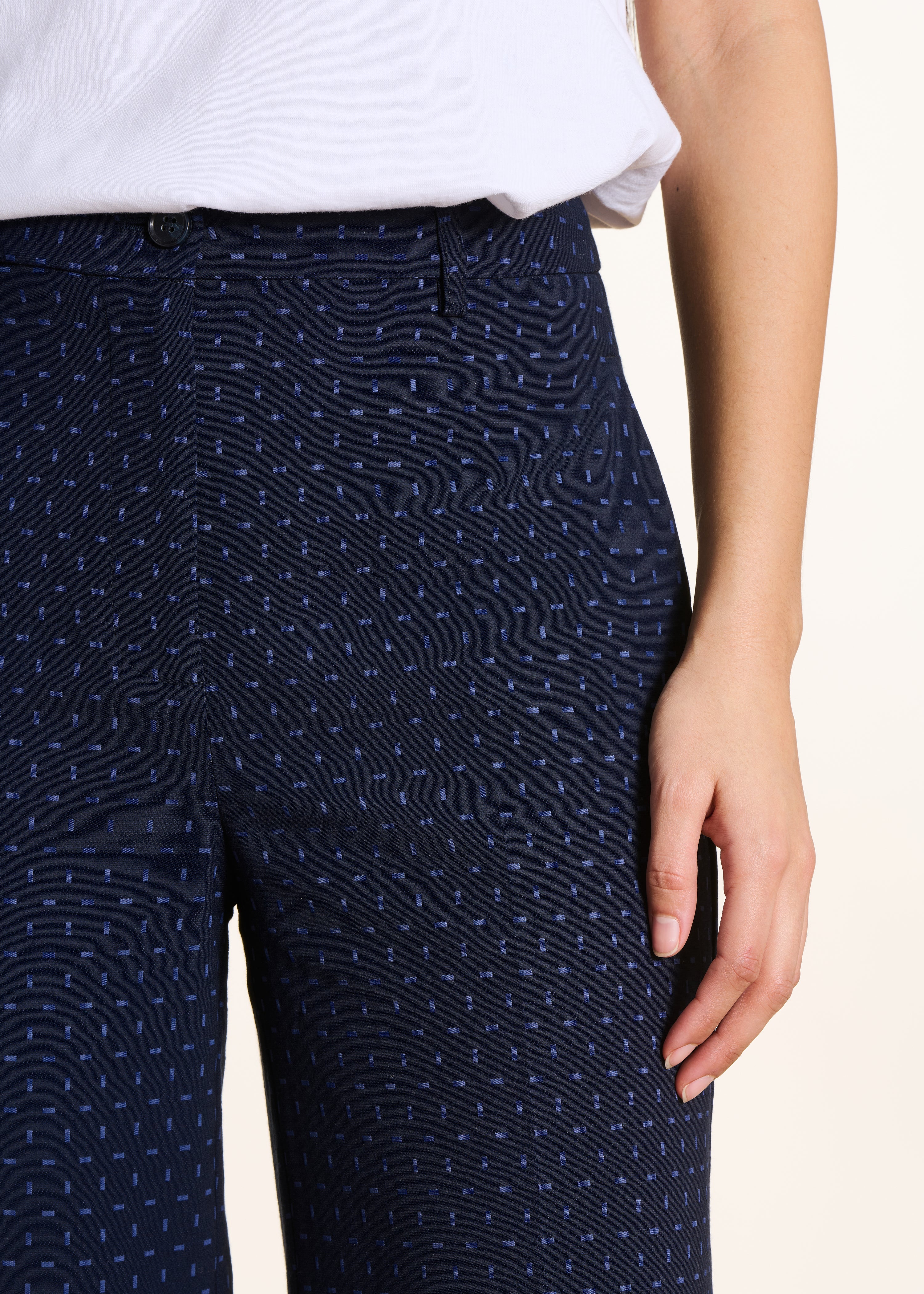 Calças cropped em jacquard azul
