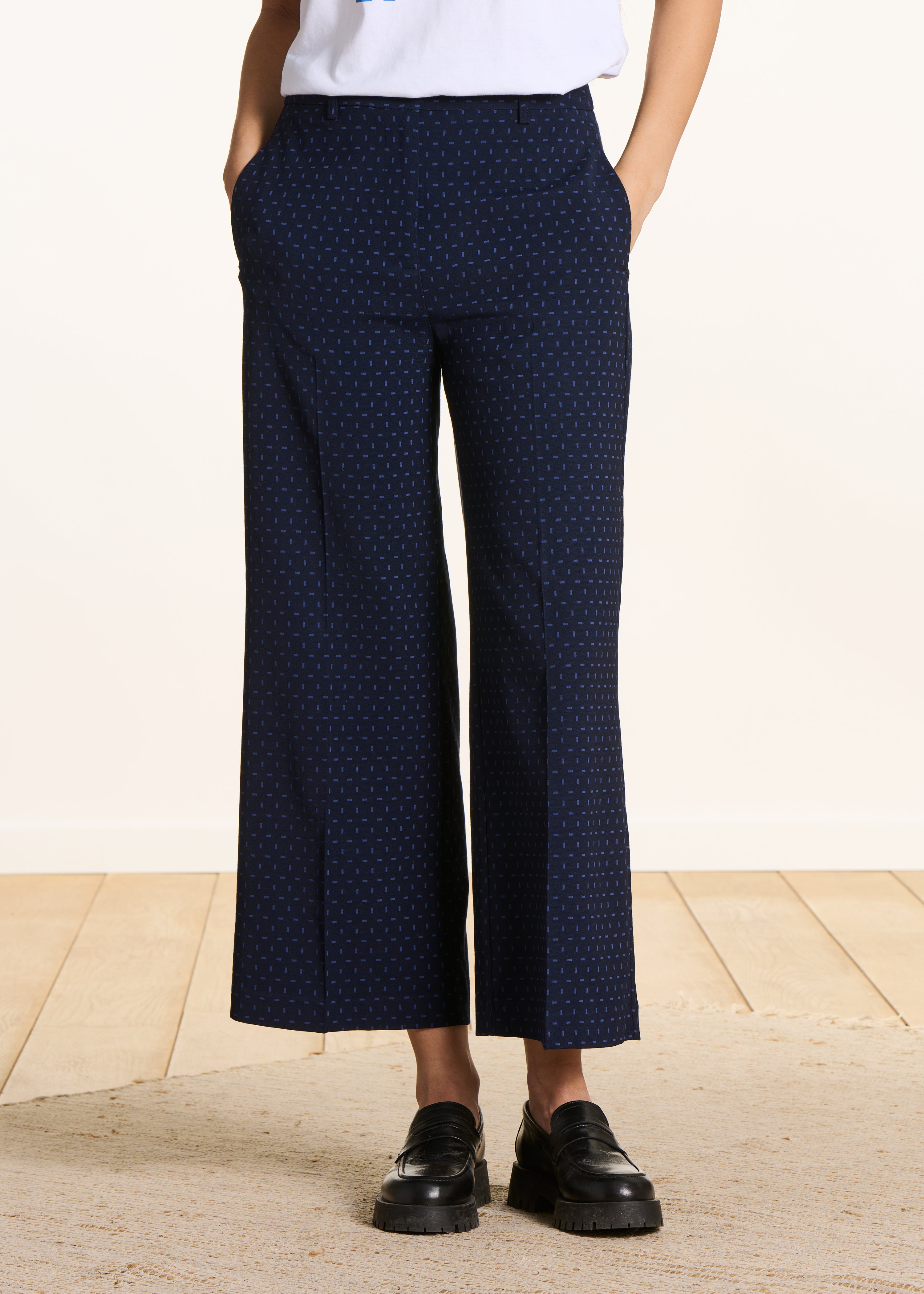 Pantalon cropped en jacquard bleu et violet