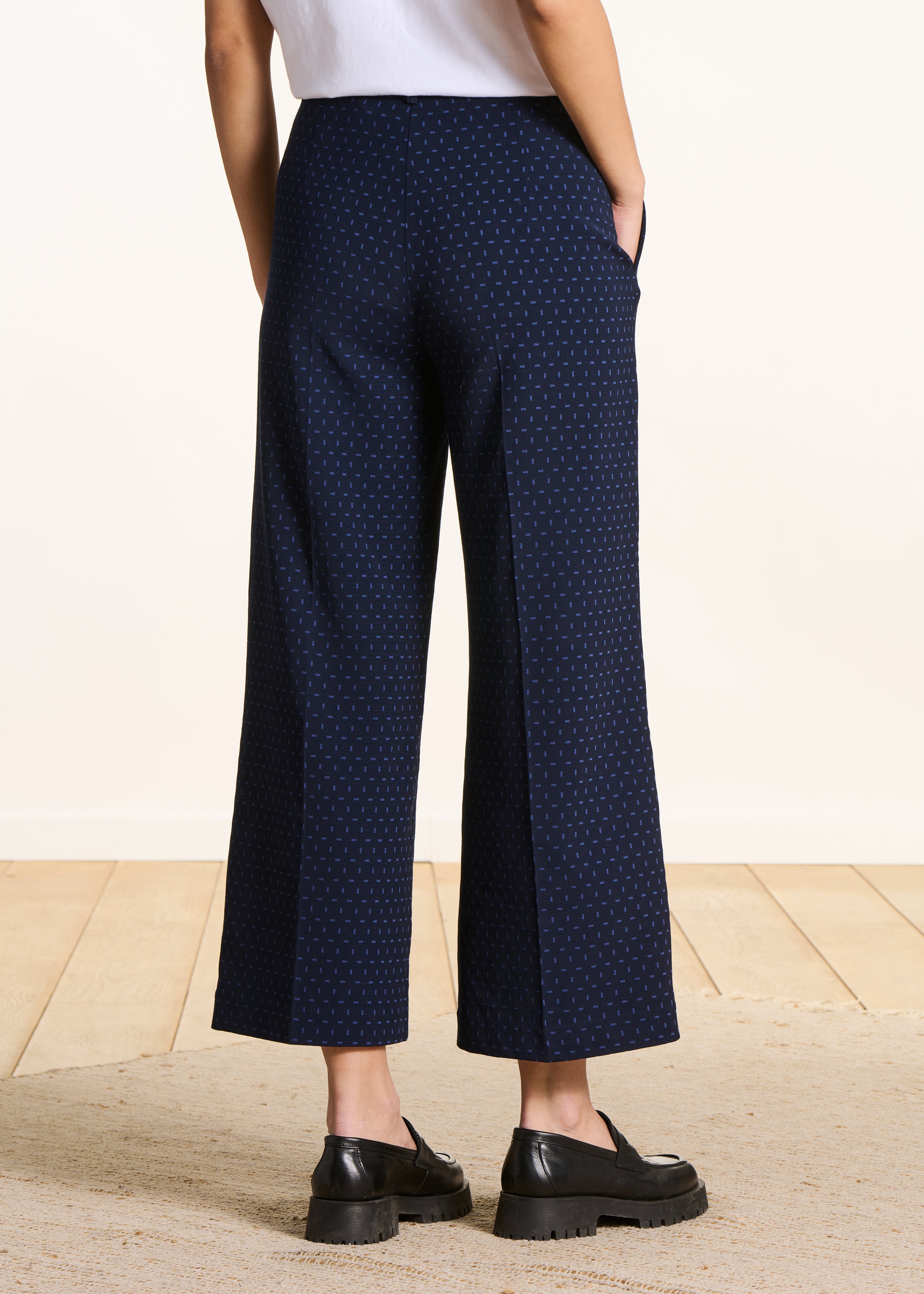 Calças cropped em jacquard azul