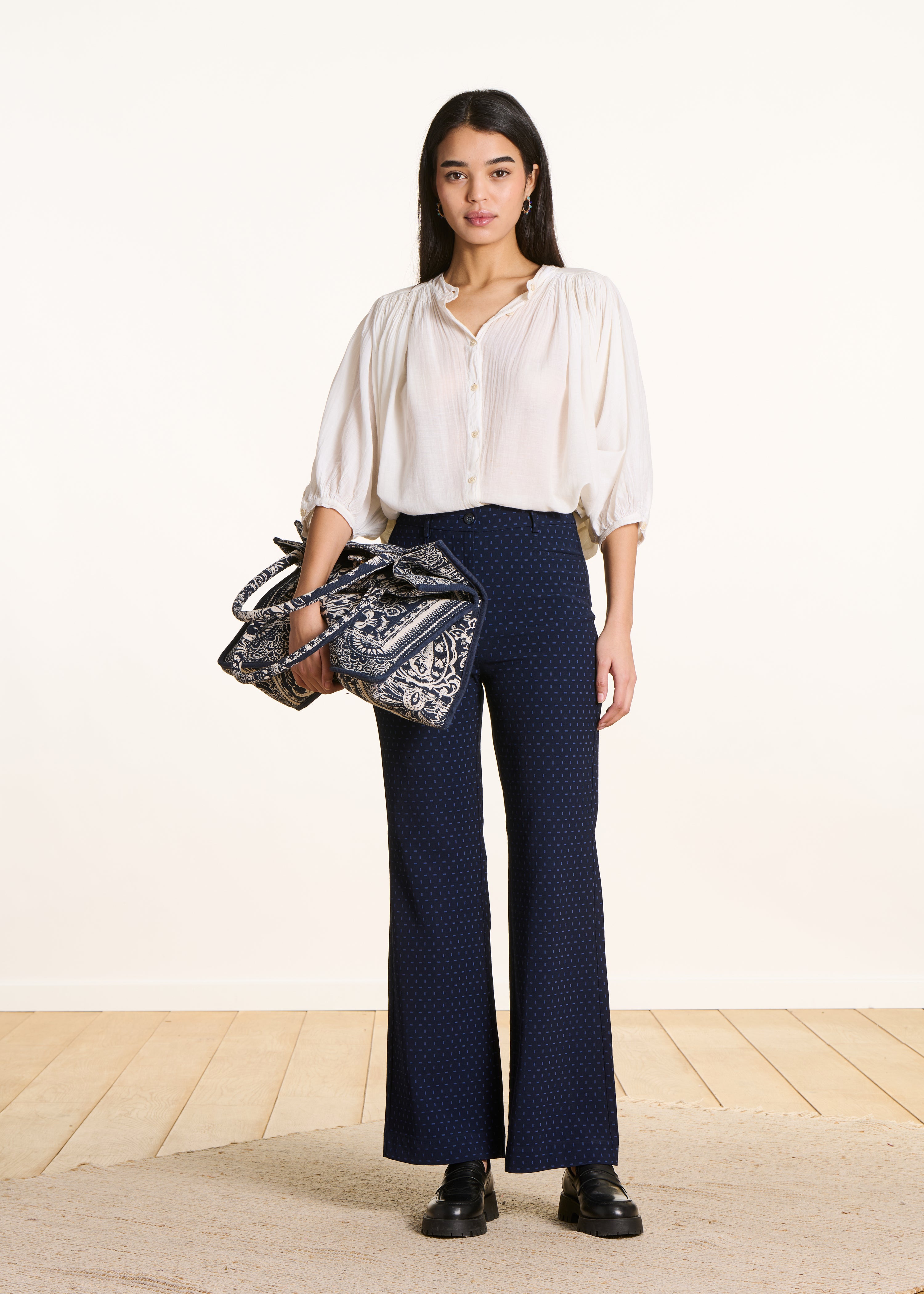 Pantalon flare en jacquard bleu et violet