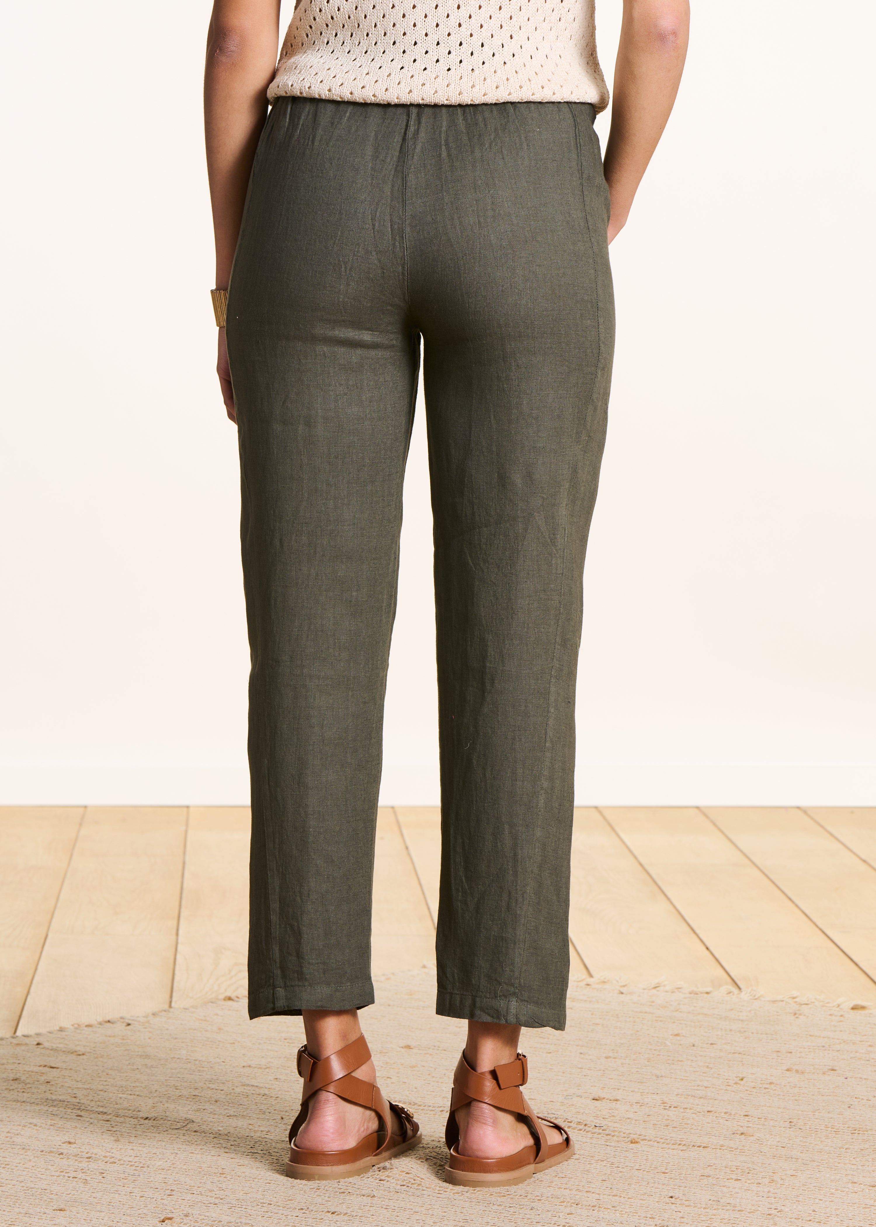 Pantaloni carota kaki in lino con vita elasticizzata