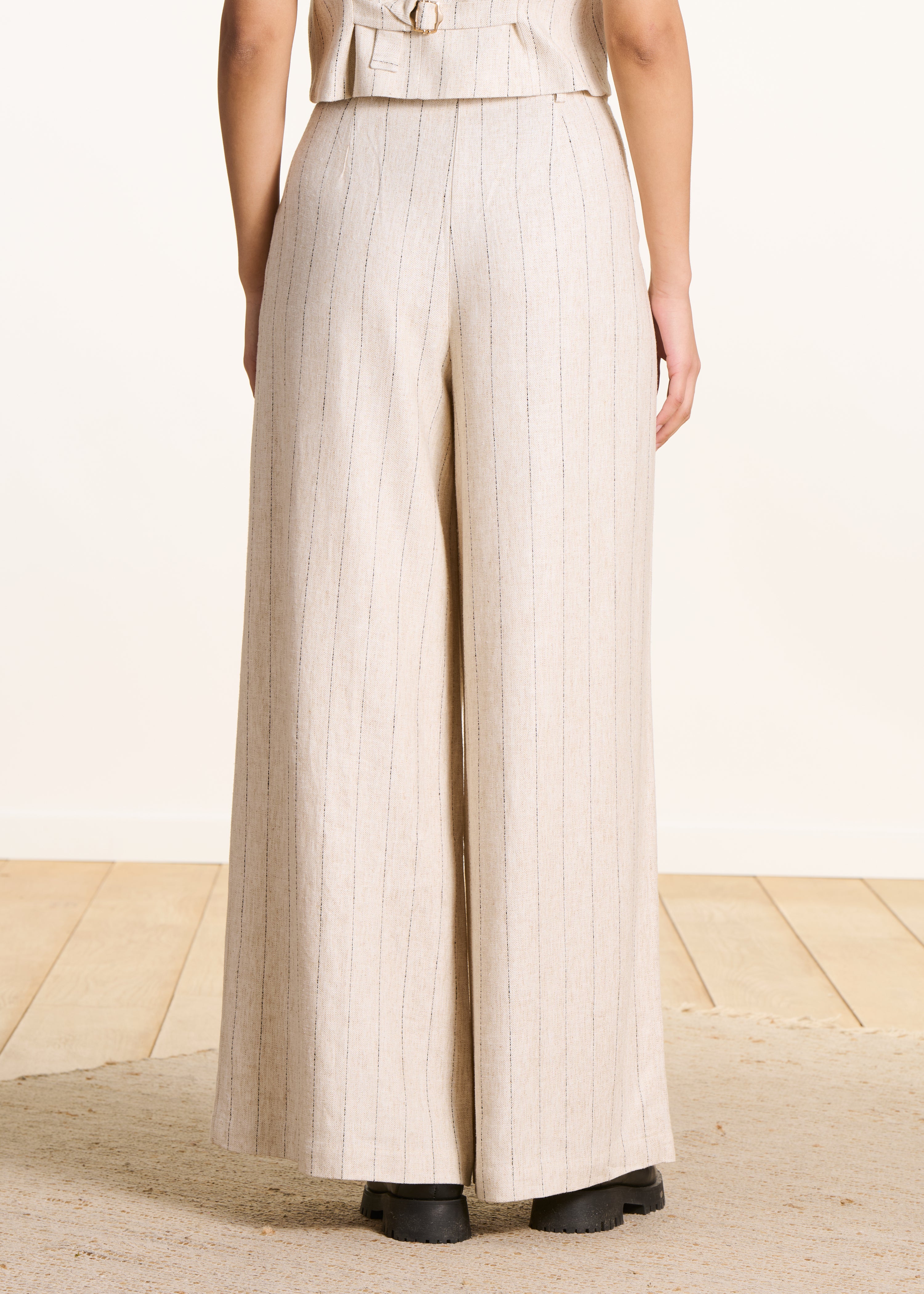 Pantalon large beige à rayures