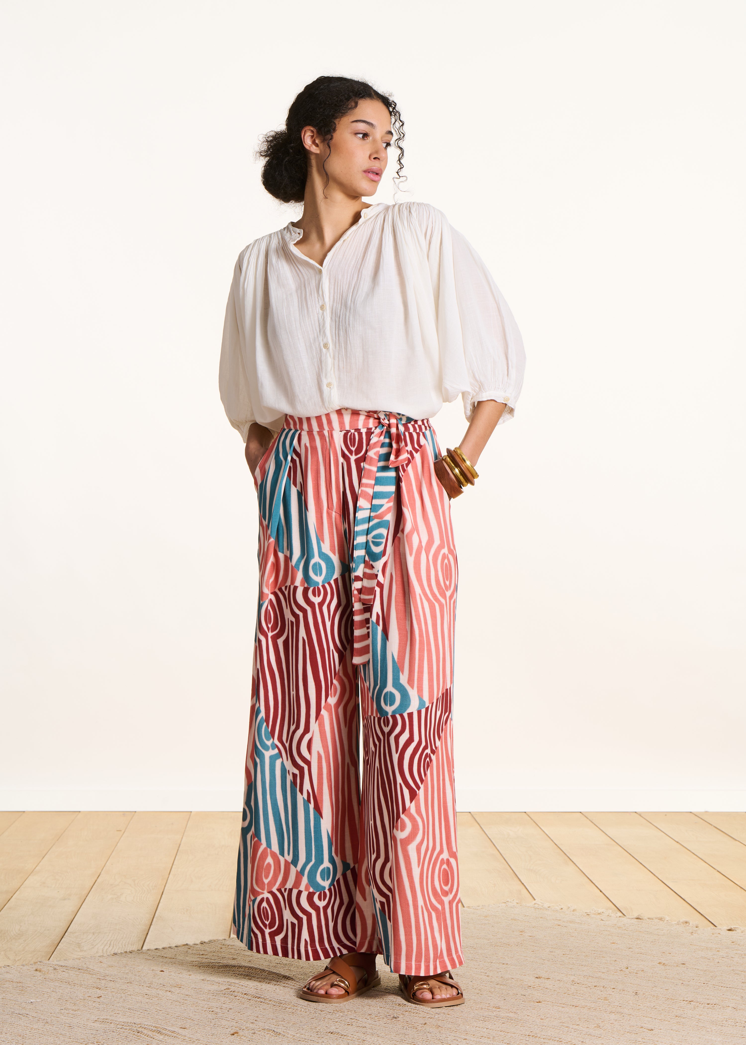 Pantalon fluide large à imprimé multicolore