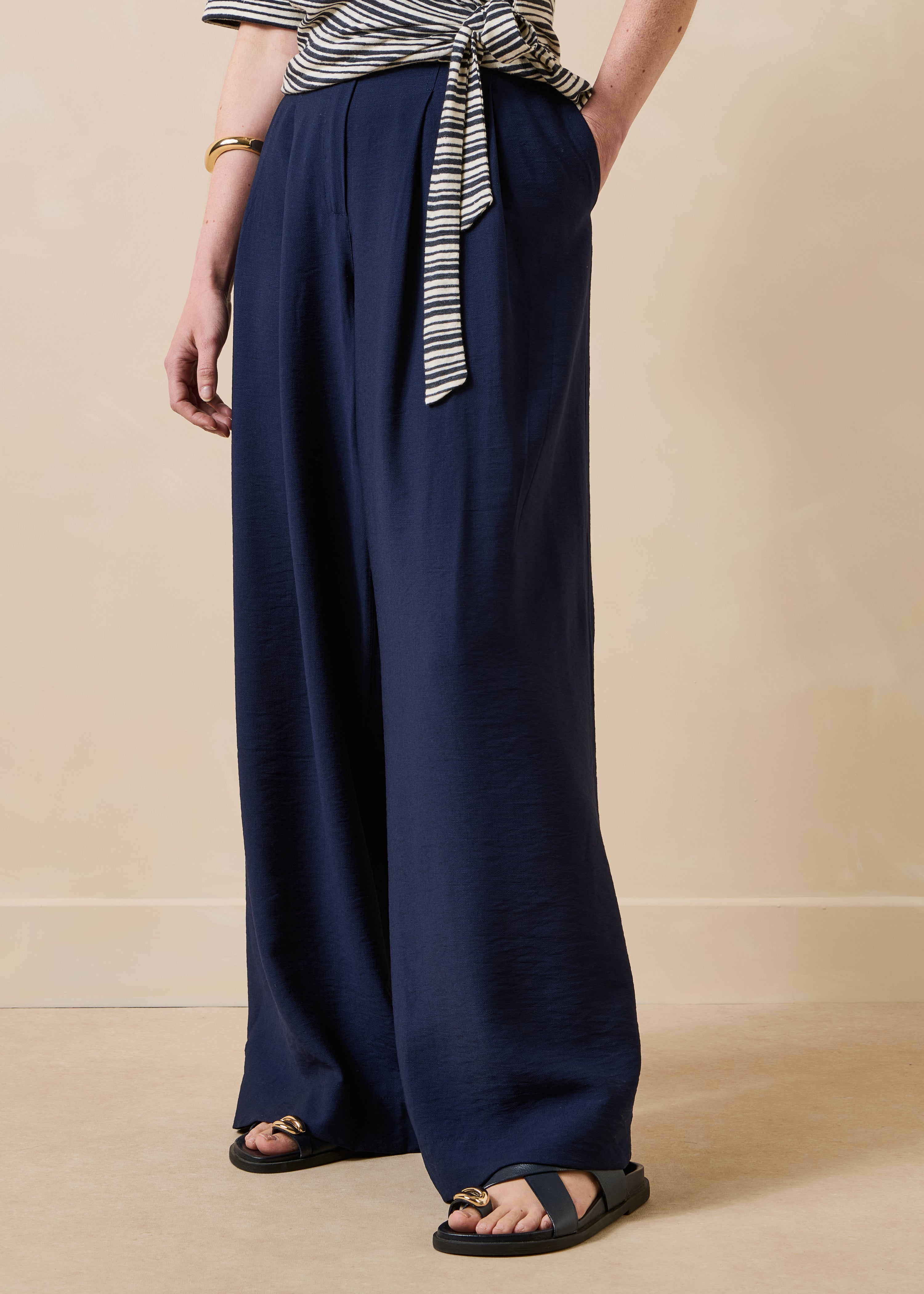 Pantalon bleu marine long taille haute