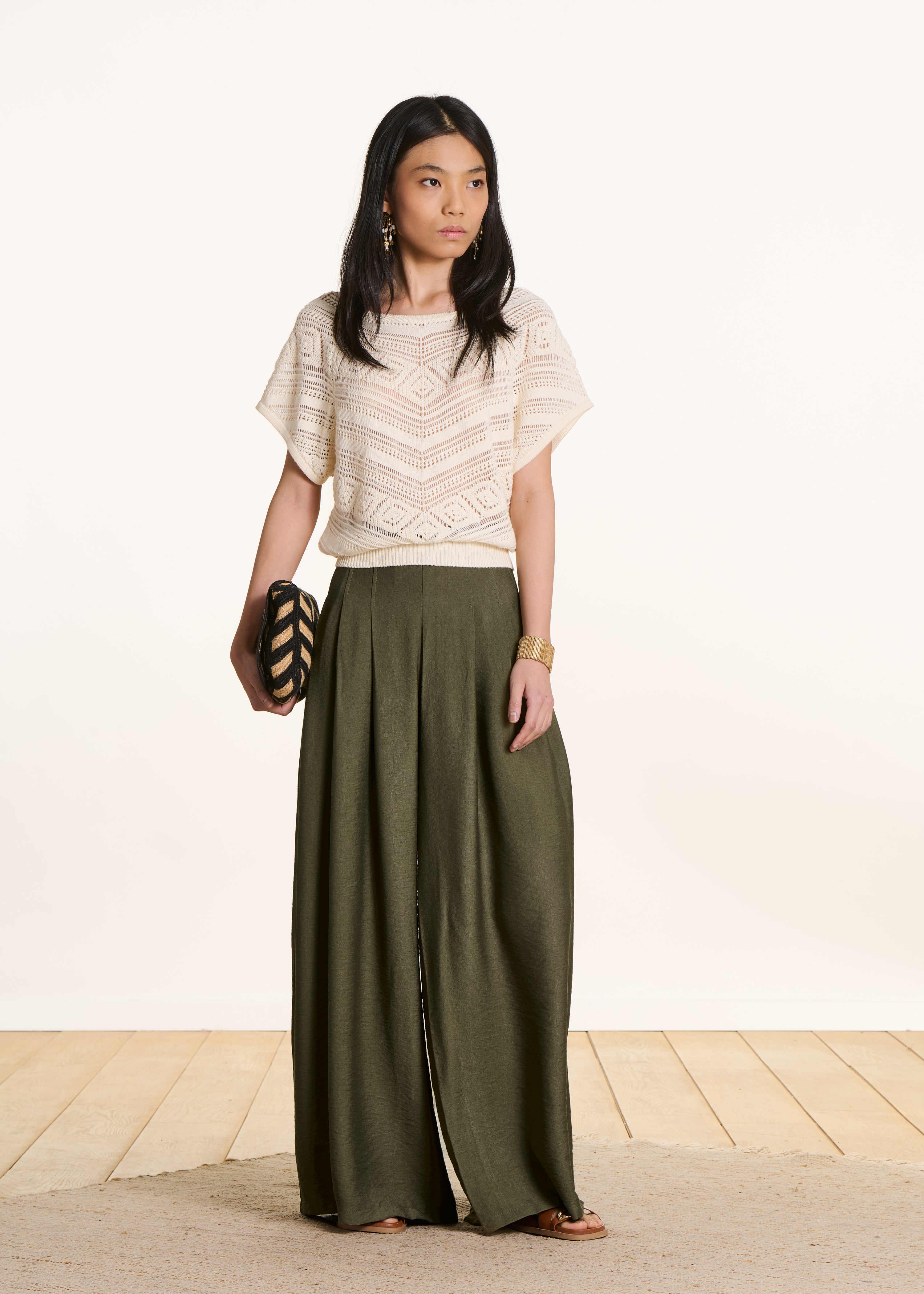 Long high-waisted elasticated khaki trousers