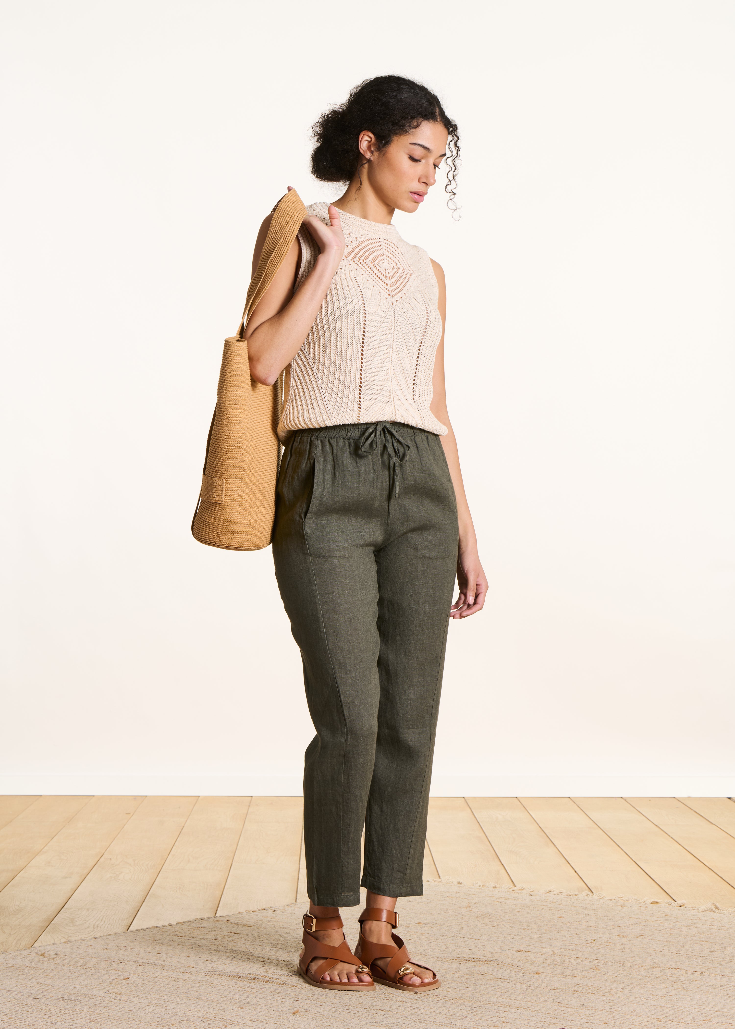 Pull sans manches écru en maille crochet ajourée