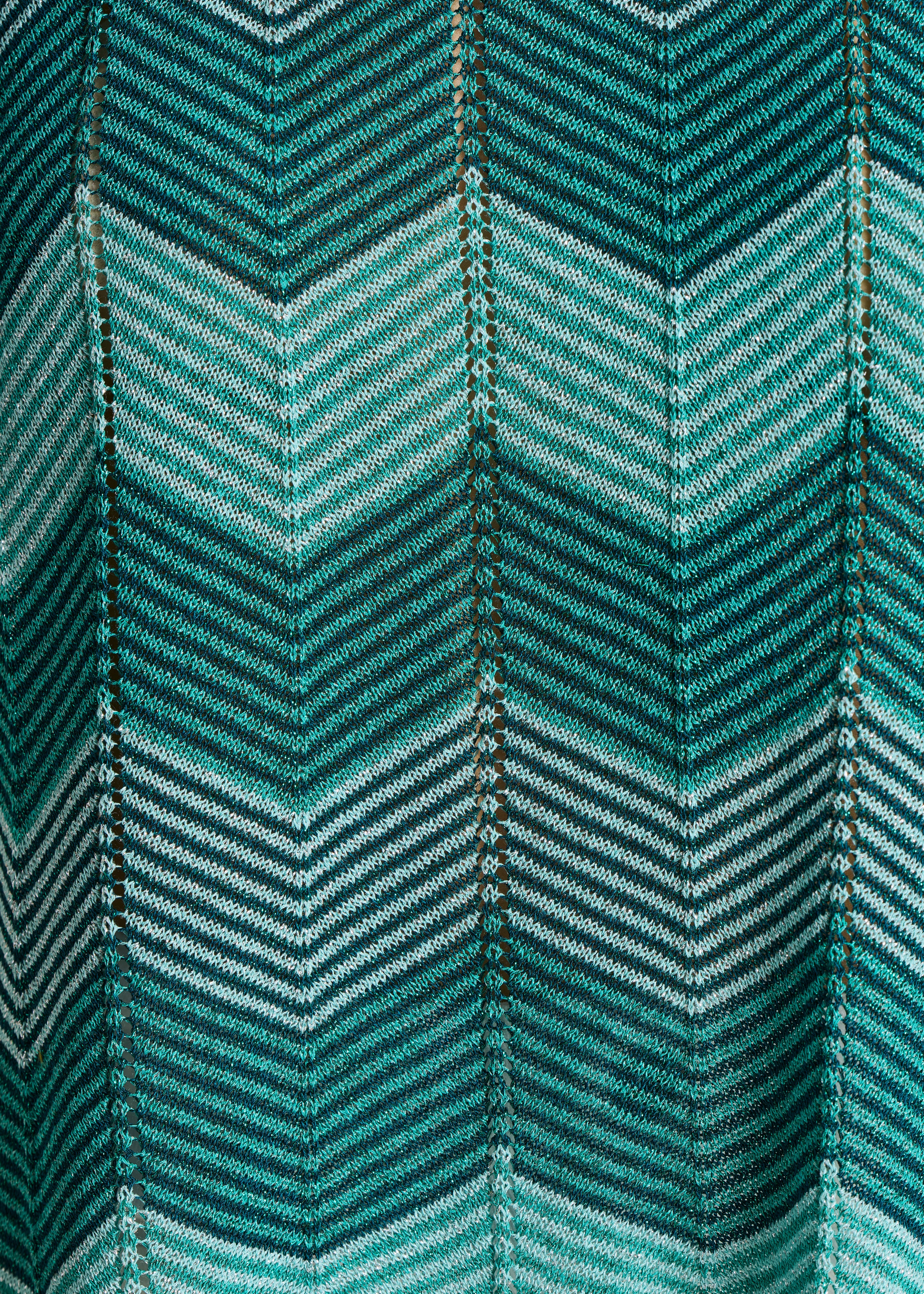 Short blue iridescent jacquard knit sweater