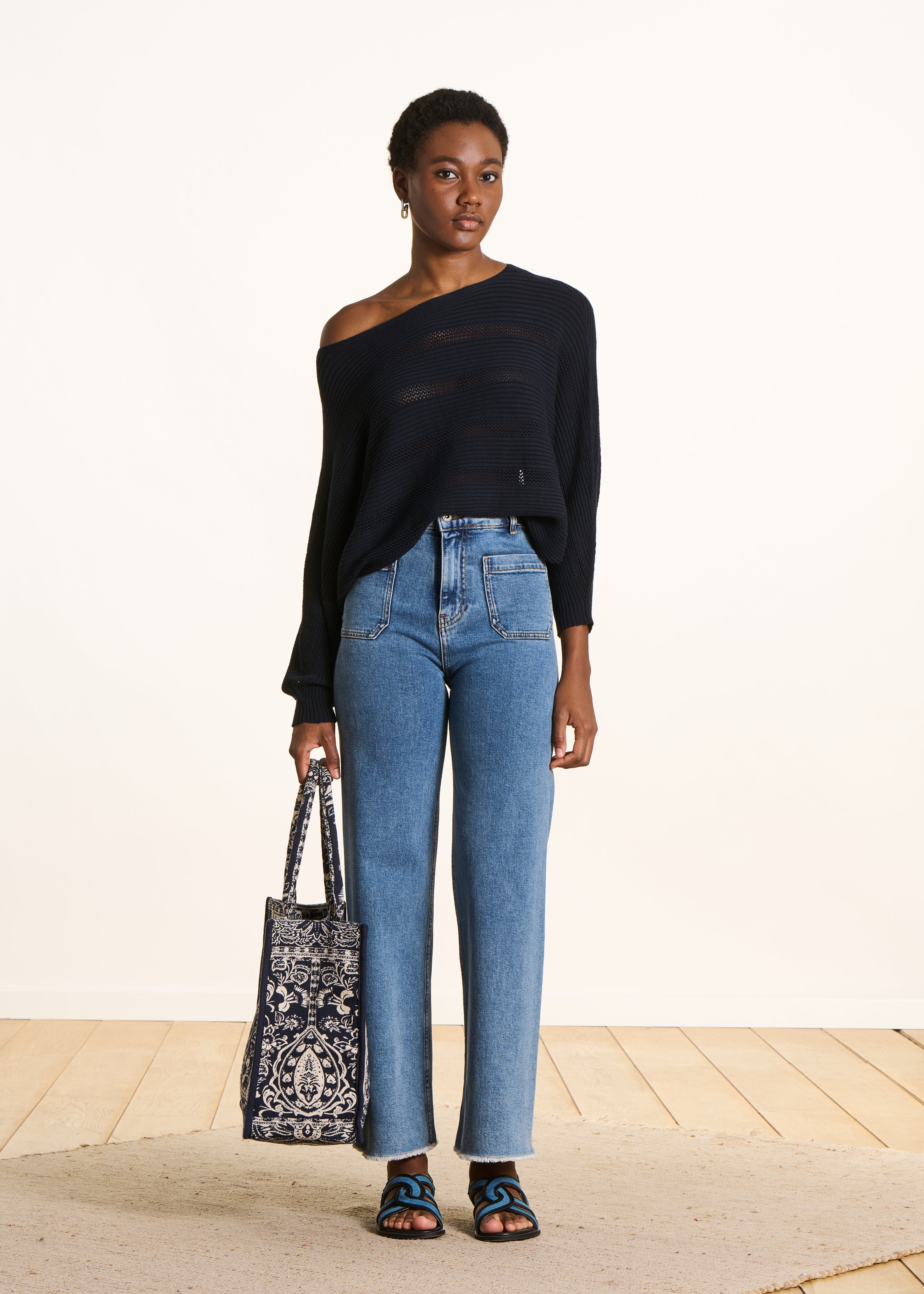 Maglione mantella blu scuro a maniche lunghe