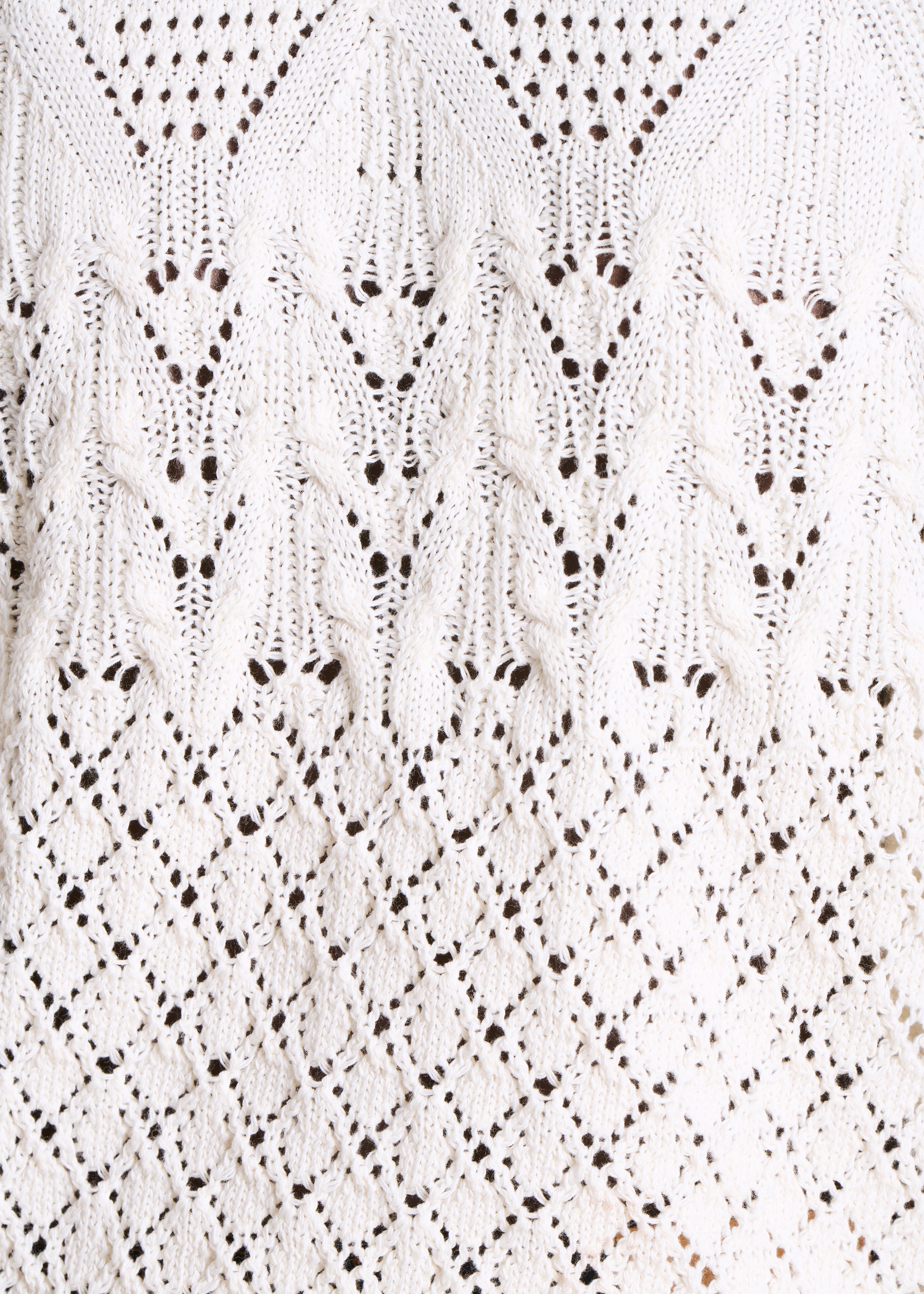 Weißer Pullover aus Lochstrick mit langen Ärmeln