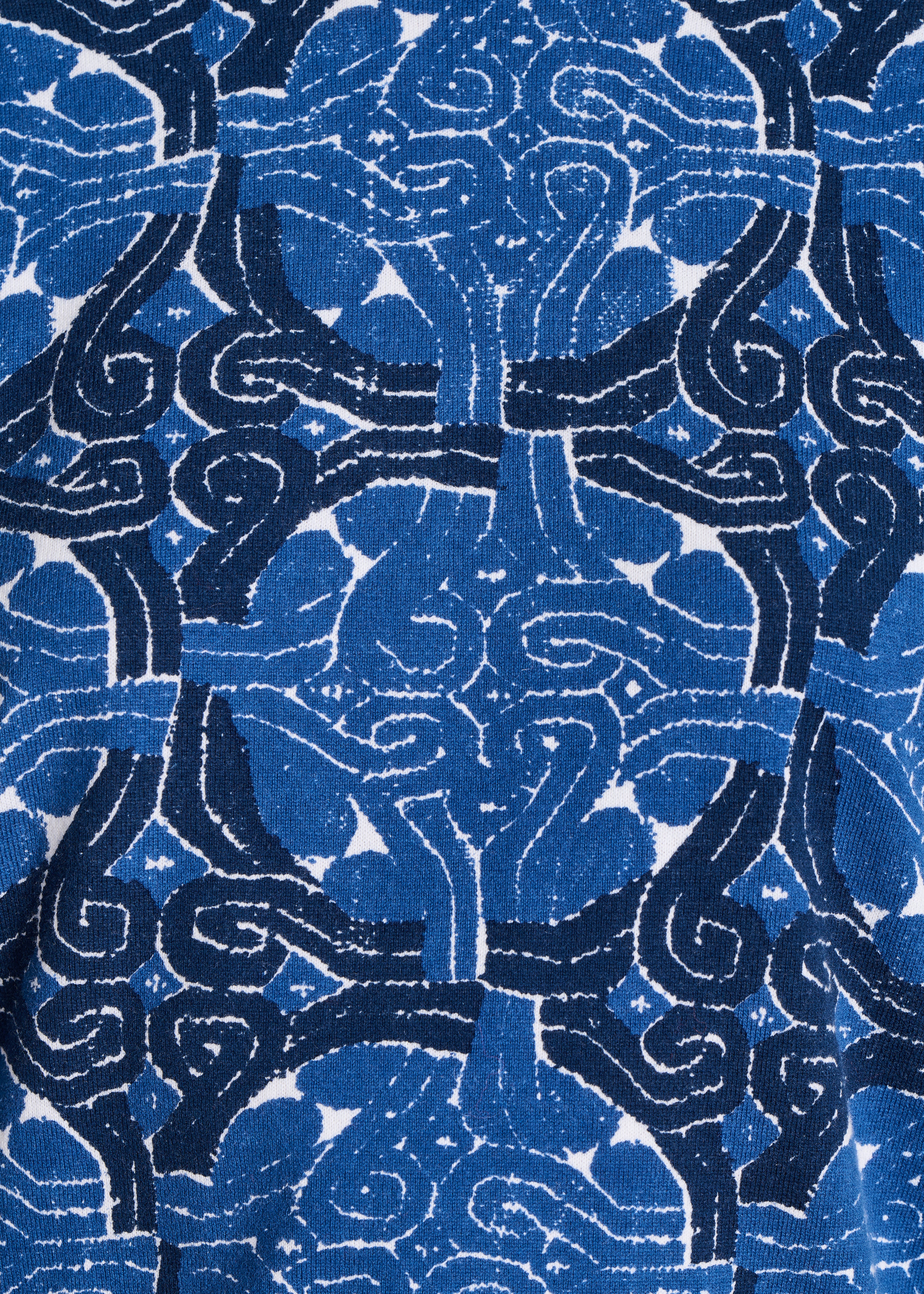 Short blue organic cotton sweater with print