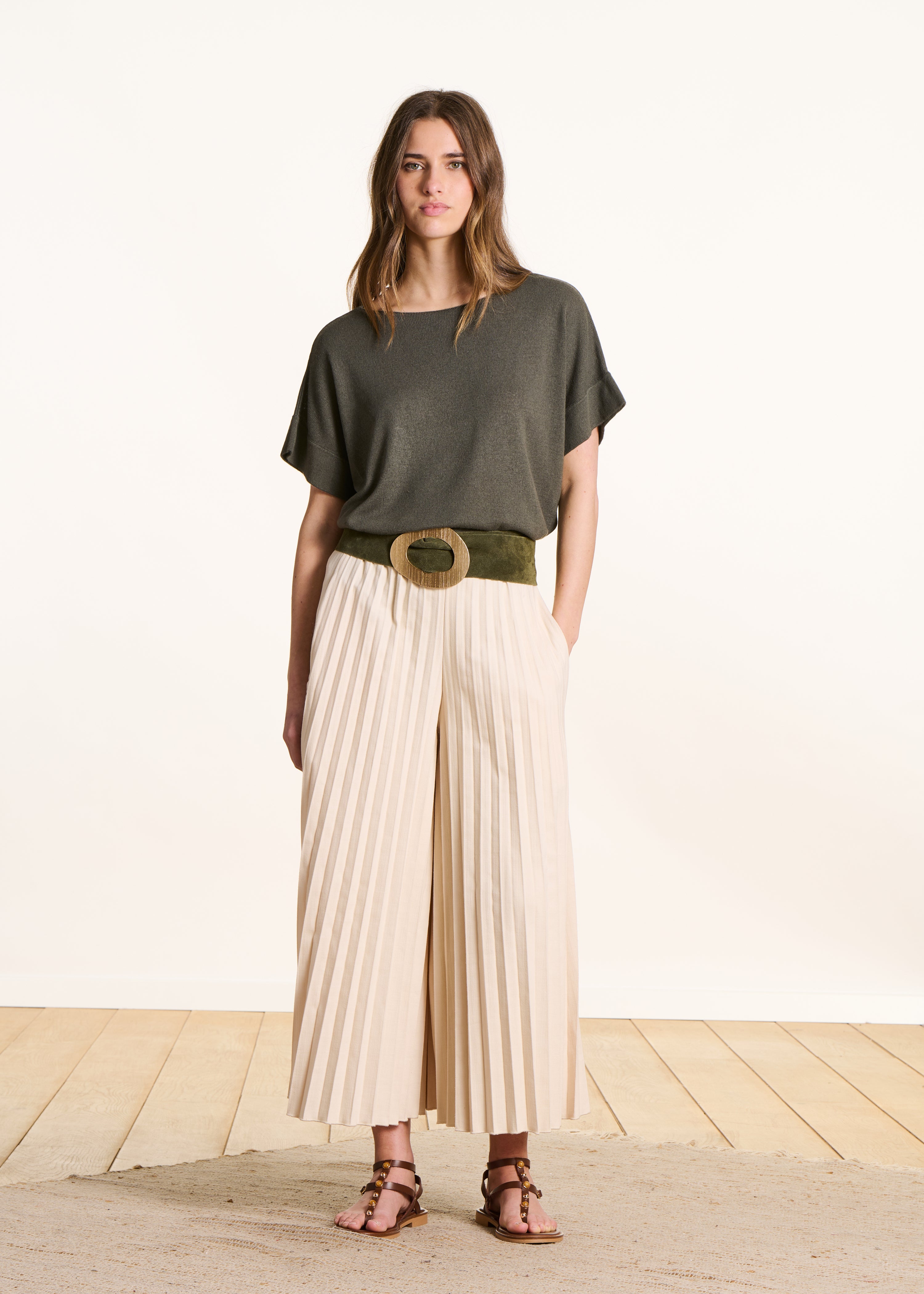 Fijngebreide kaki trui met boothals