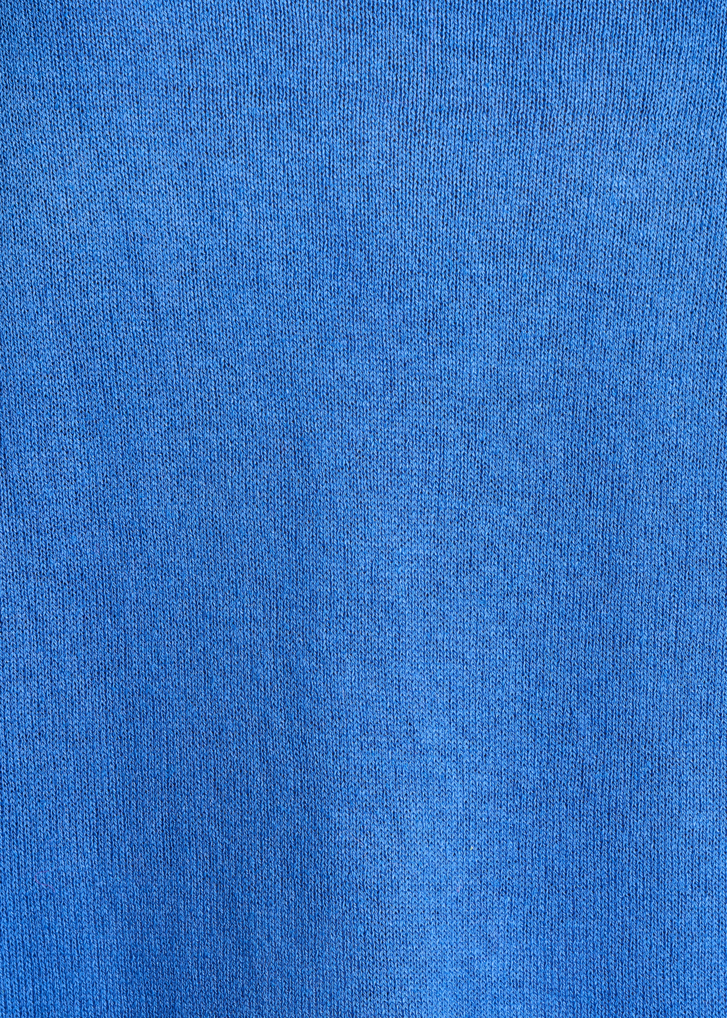 Fijngebreide blauwe trui met boothals