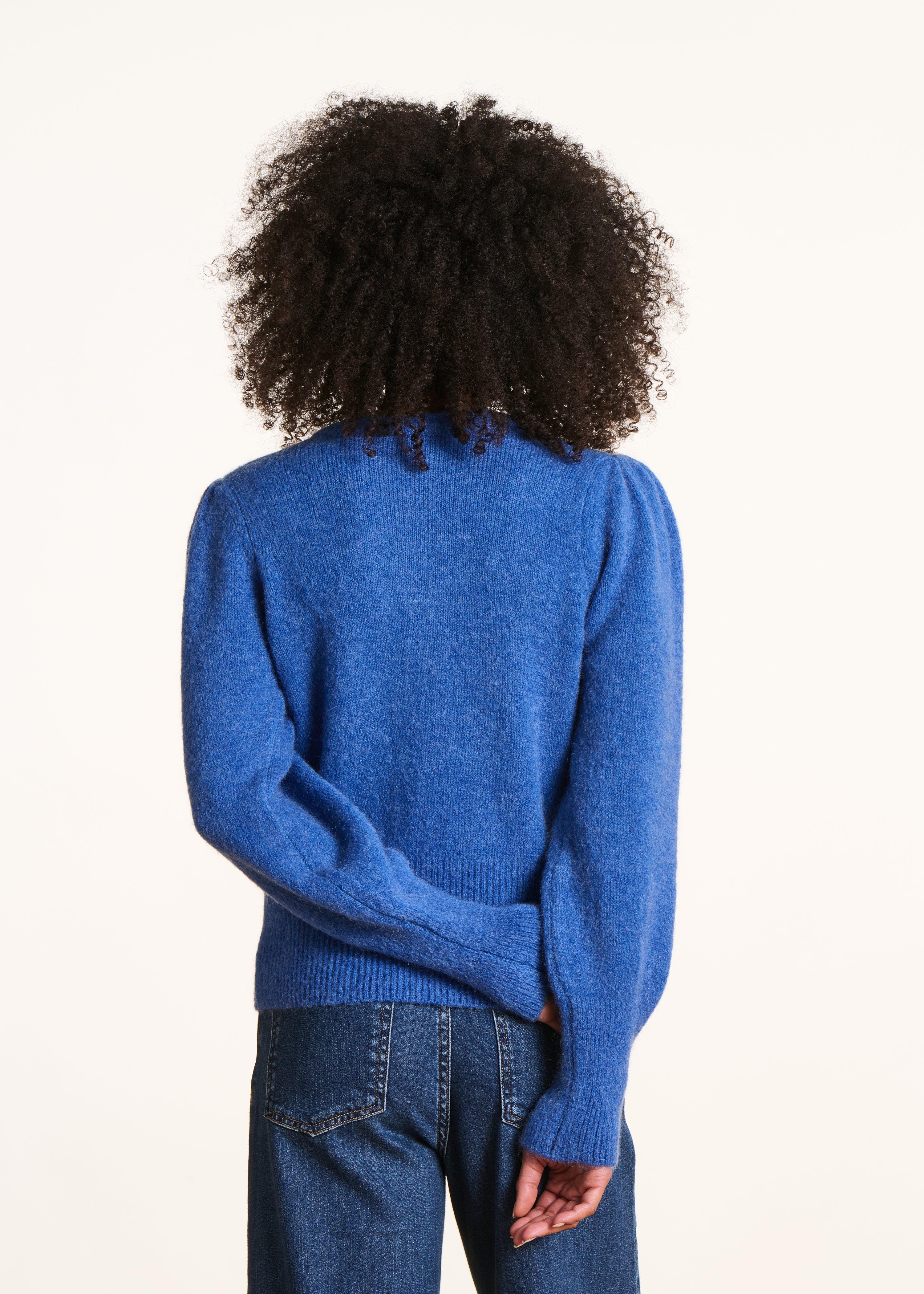 Pull bleu droit col rond