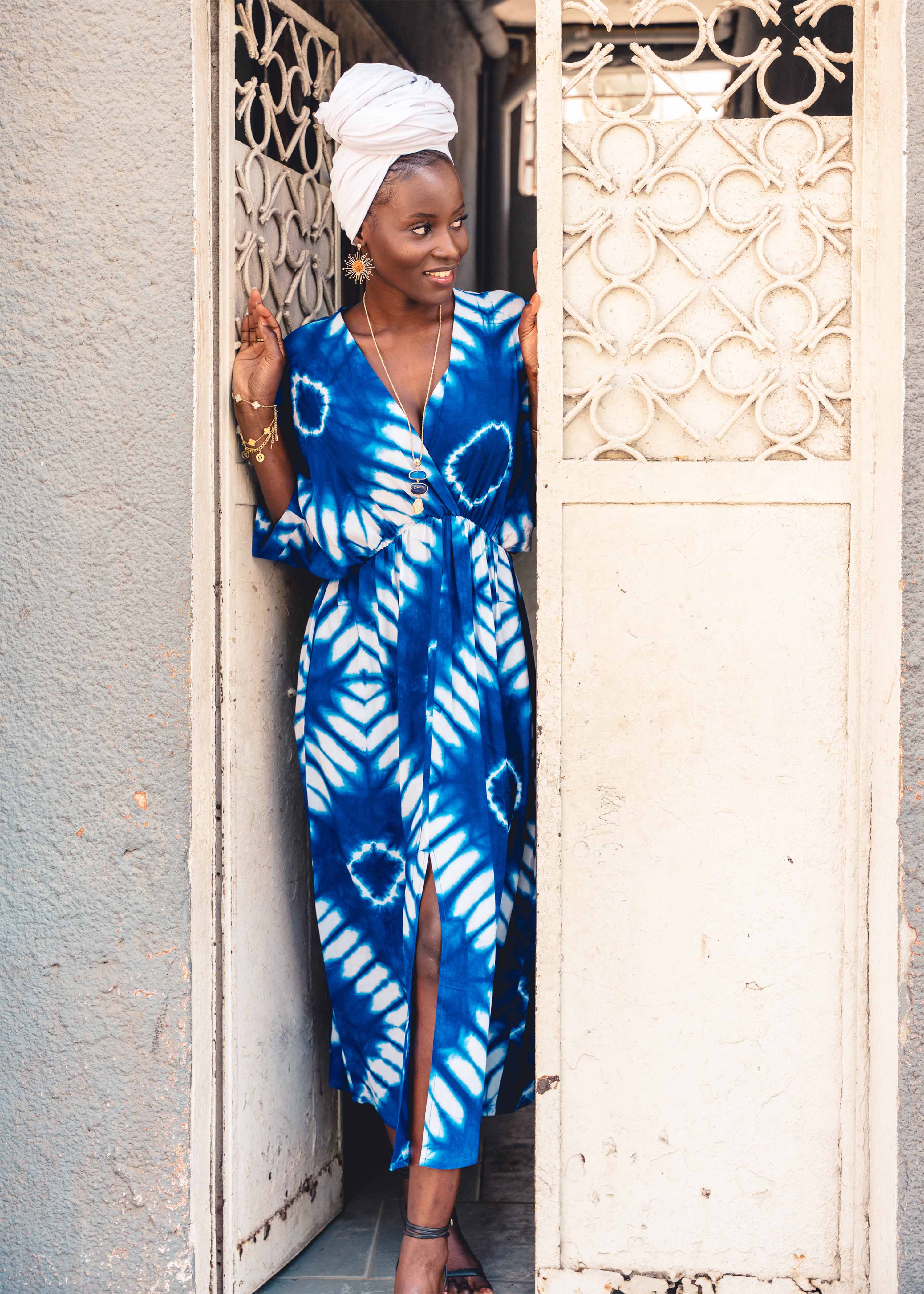 Blue long dress with 3/4 sleeves and print
